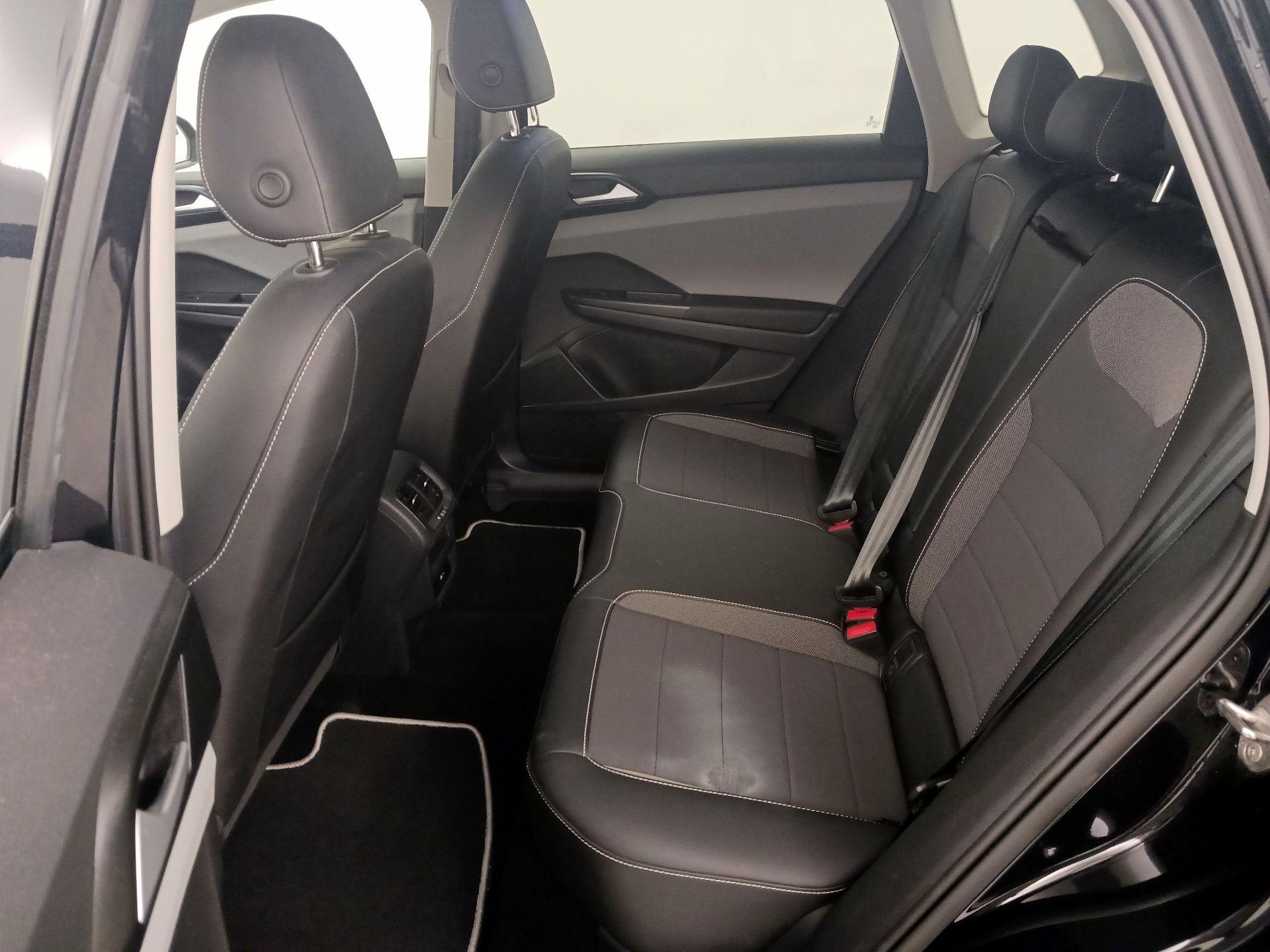 Thumbnail: 2022 Volkswagen Taos - 20