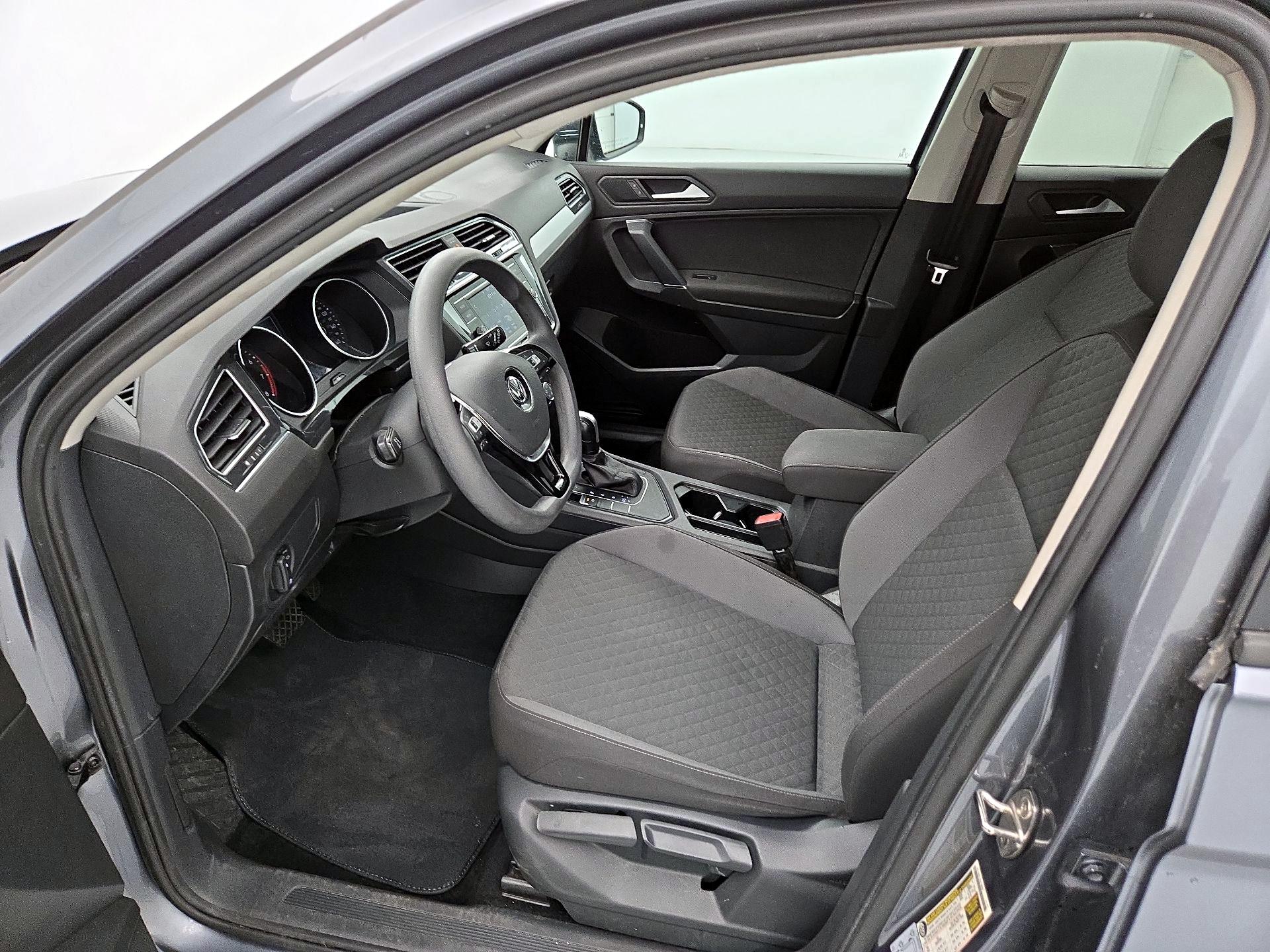 Thumbnail: 2020 Volkswagen Tiguan - 11