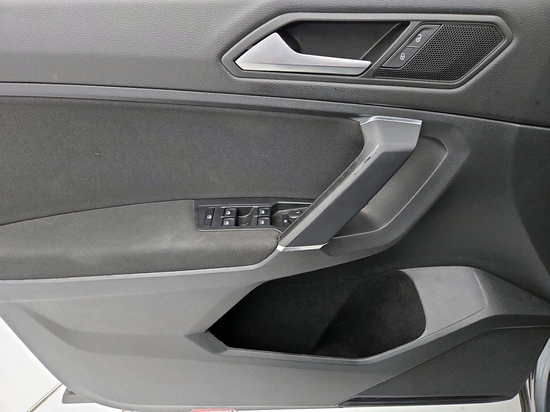 Thumbnail: 2020 Volkswagen Tiguan - 12