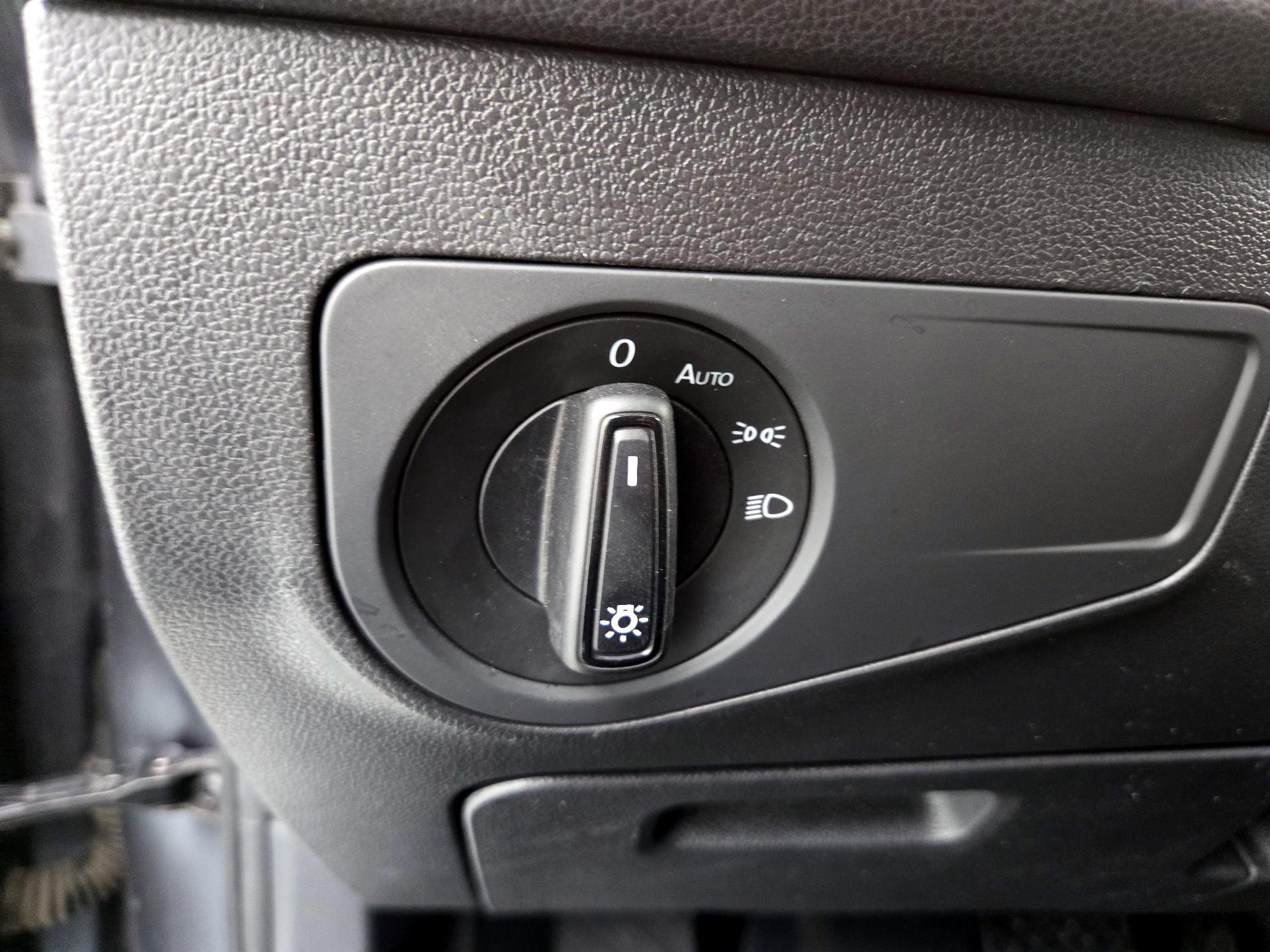 Thumbnail: 2020 Volkswagen Tiguan - 13