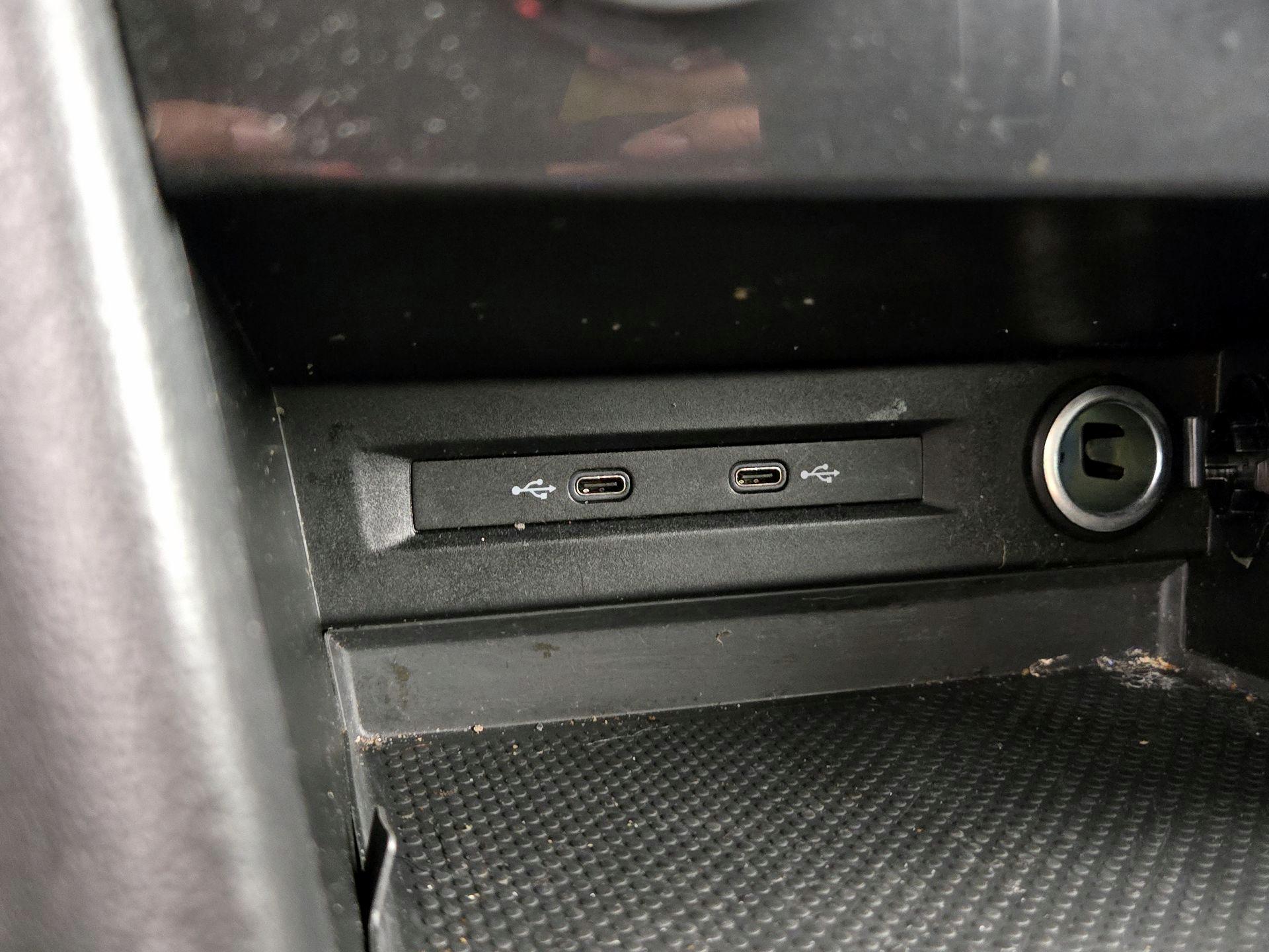 Thumbnail: 2020 Volkswagen Tiguan - 18