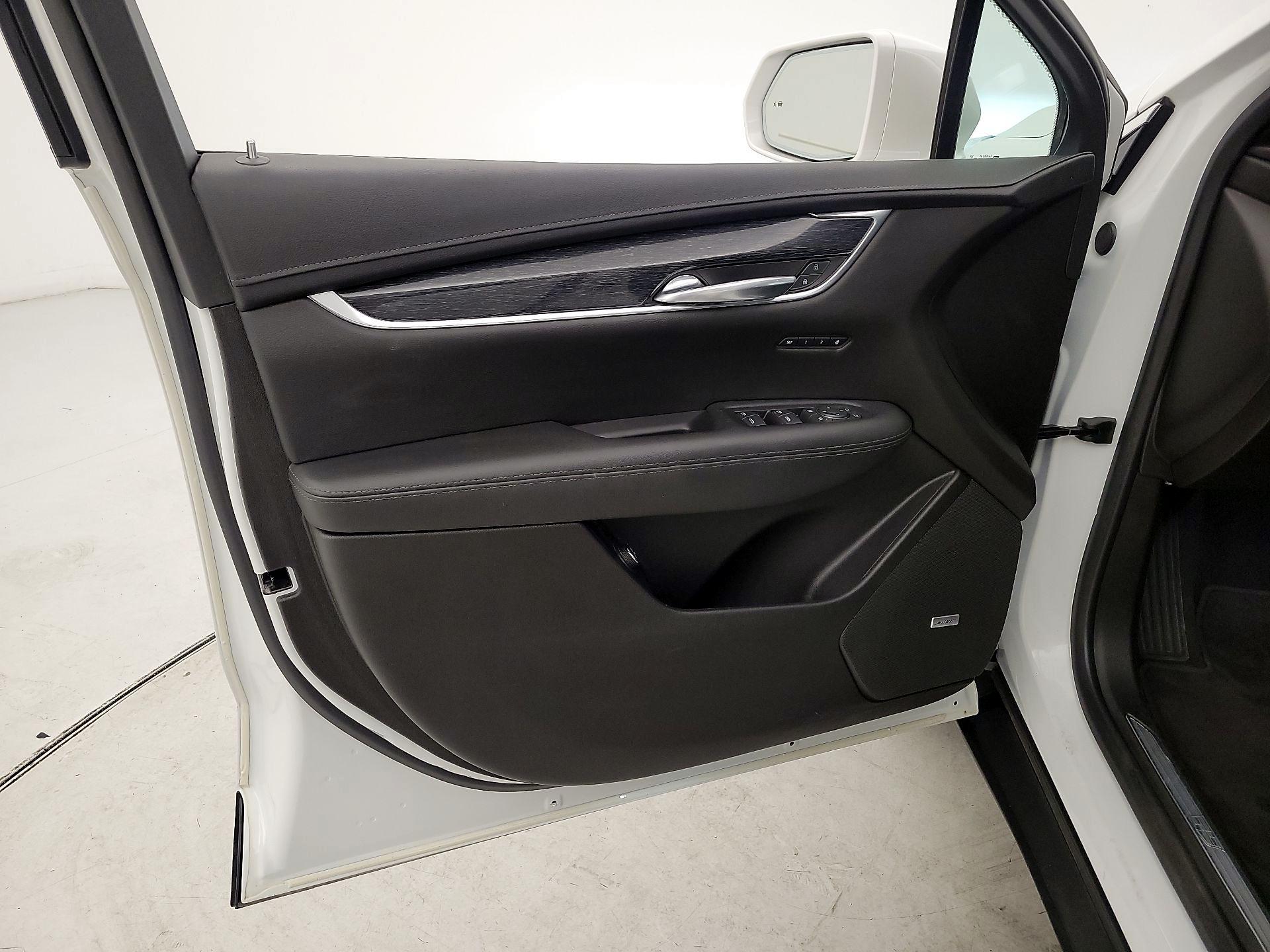 Thumbnail: 2020 Cadillac XT5 - 12