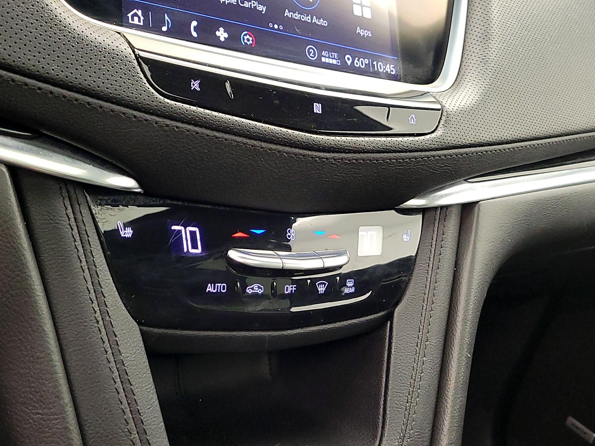 Thumbnail: 2020 Cadillac XT5 - 16