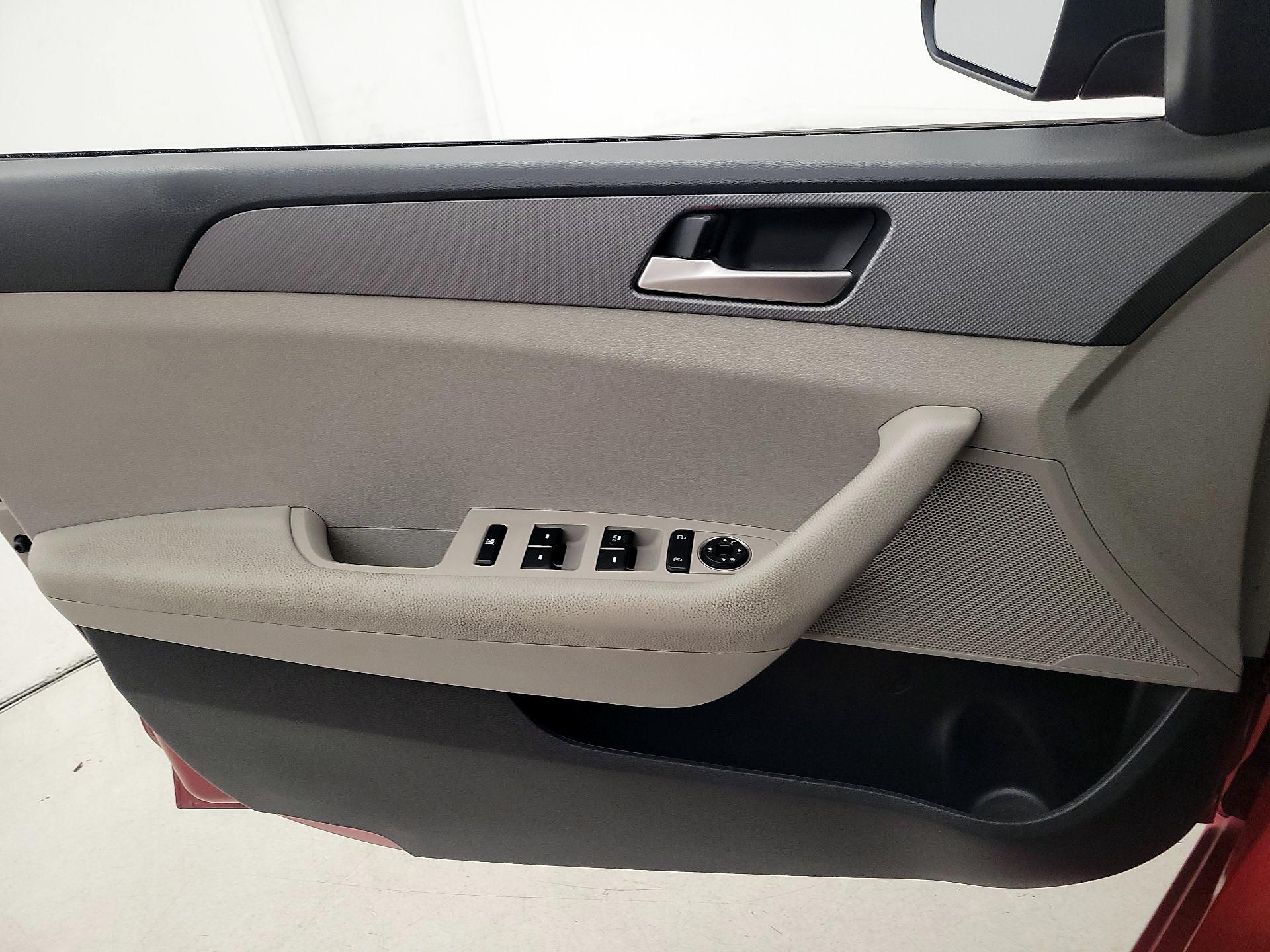 Thumbnail: 2018 Hyundai Sonata - 12