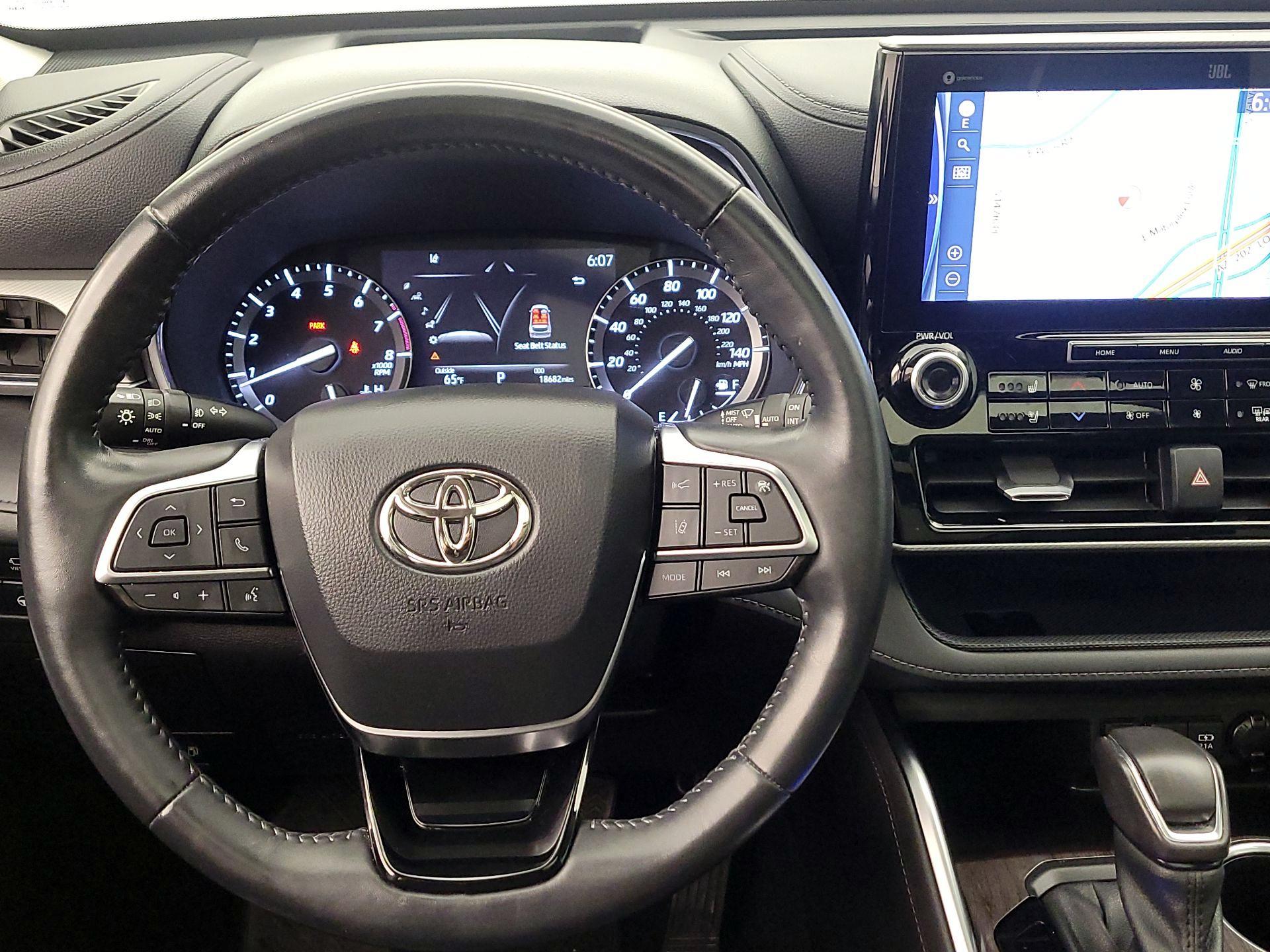 Thumbnail: 2021 Toyota Highlander - 10