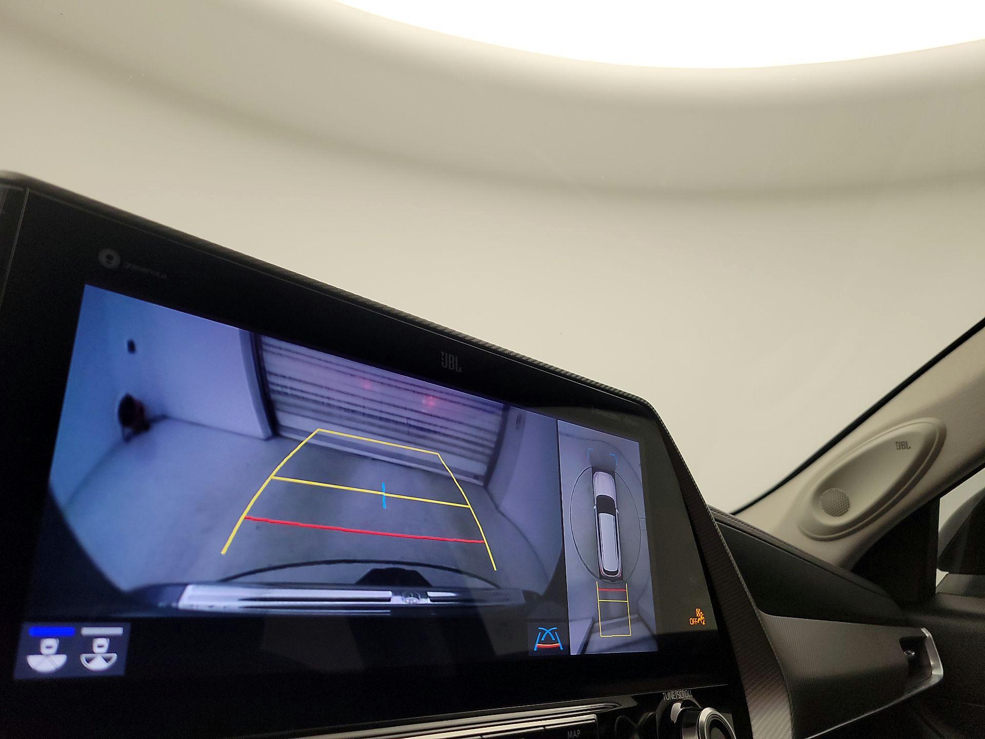 Thumbnail: 2021 Toyota Highlander - 15