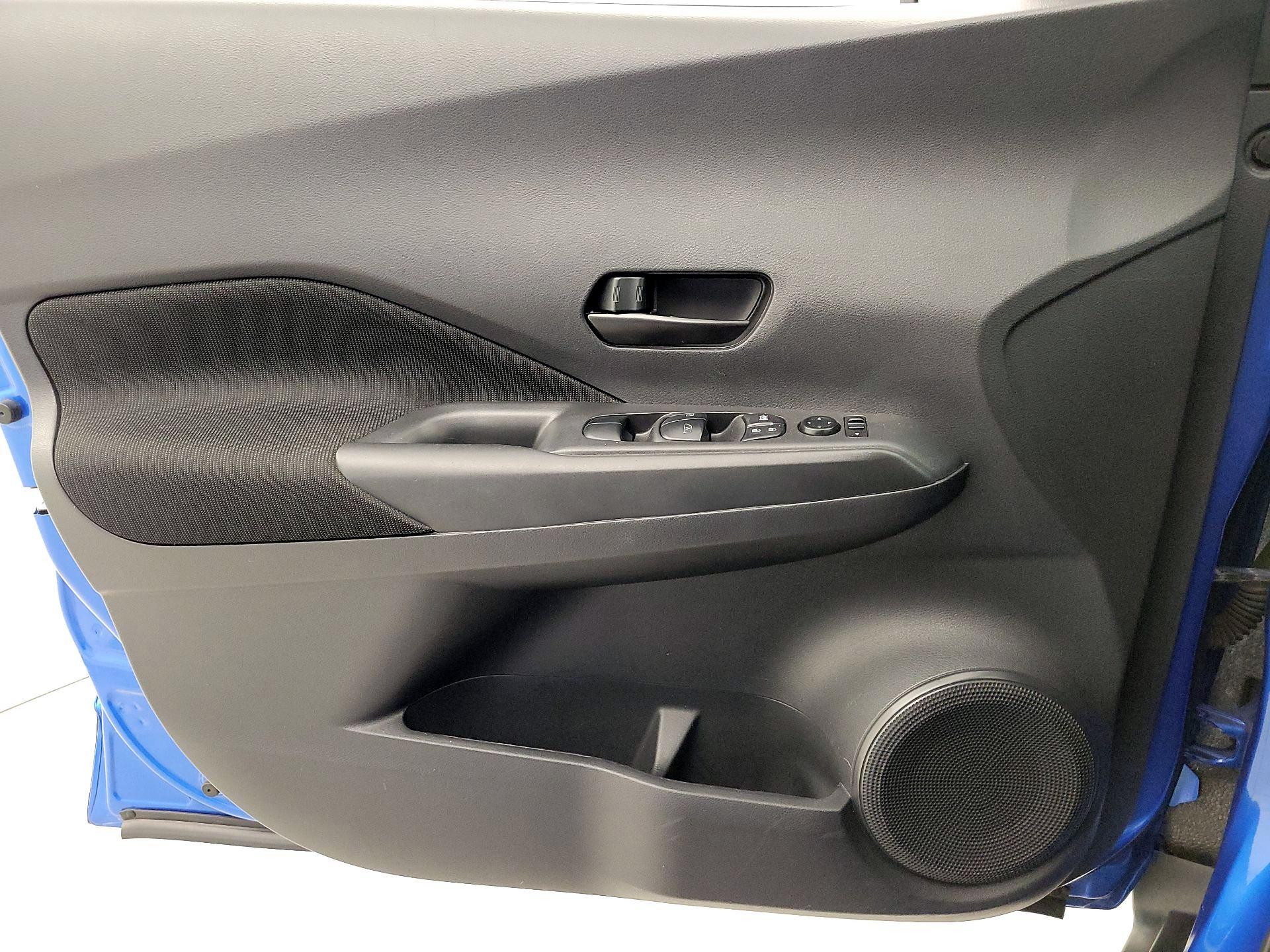 Thumbnail: 2021 Nissan Kicks - 12