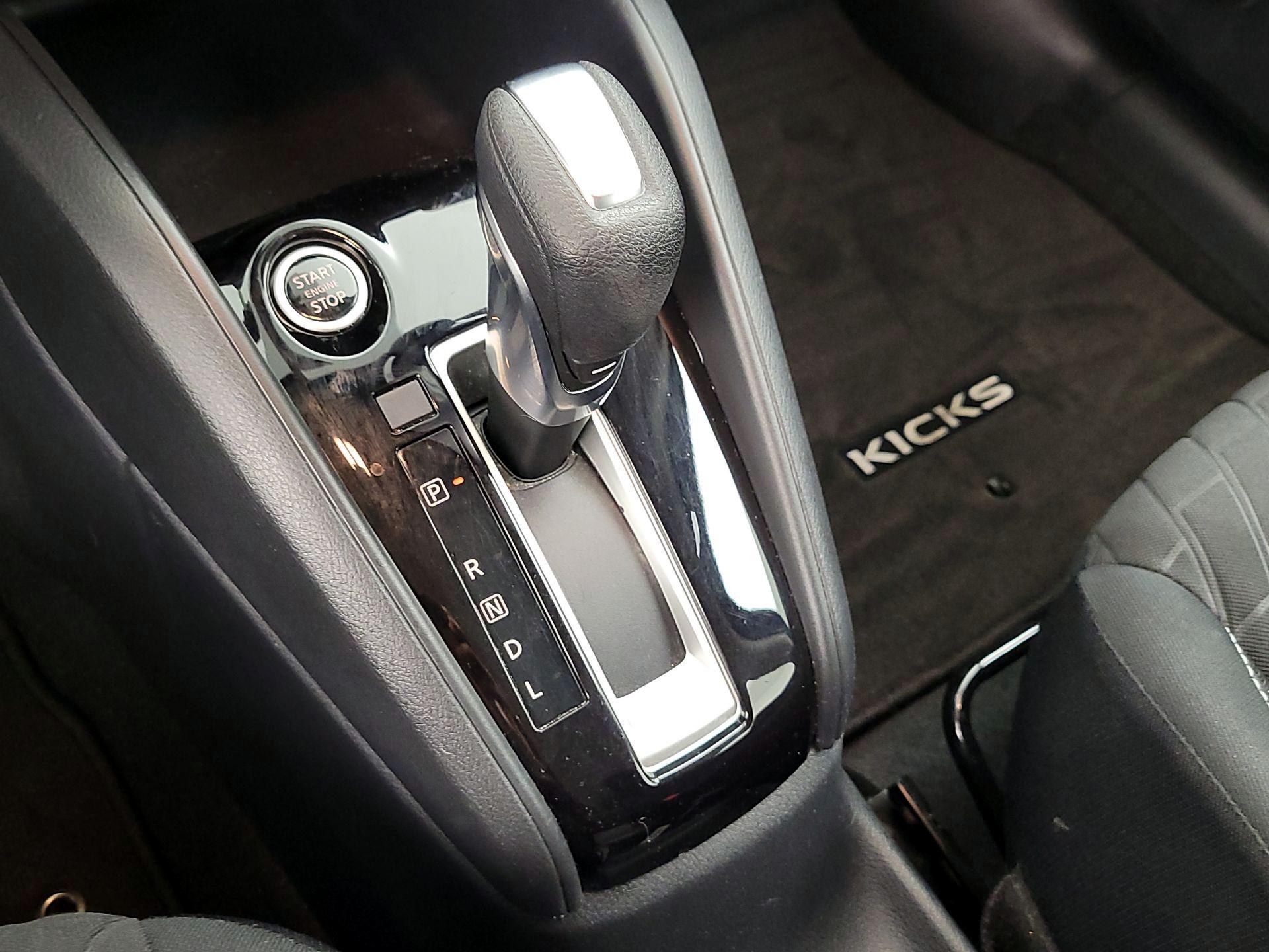 Thumbnail: 2021 Nissan Kicks - 17