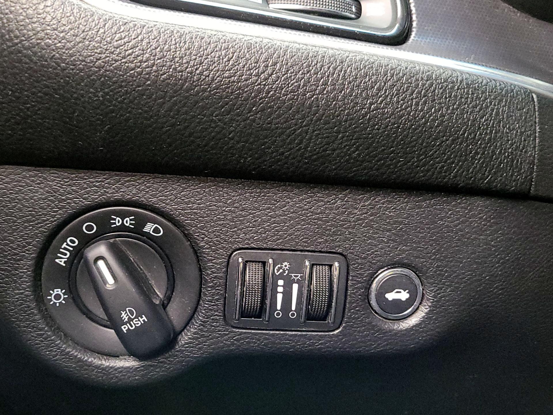 Thumbnail: 2016 Dodge Challenger - 13