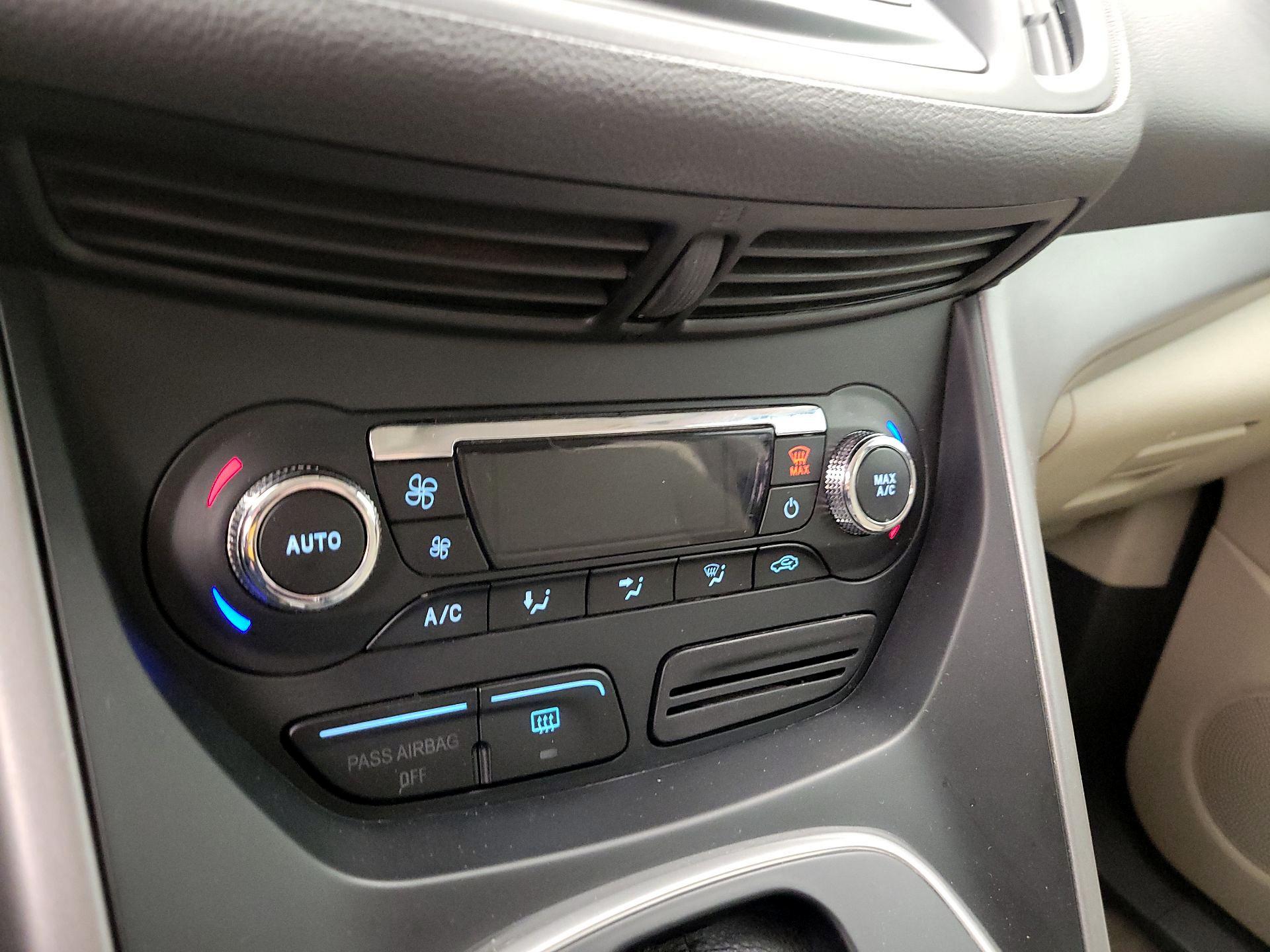 Thumbnail: 2014 Ford Escape - 16