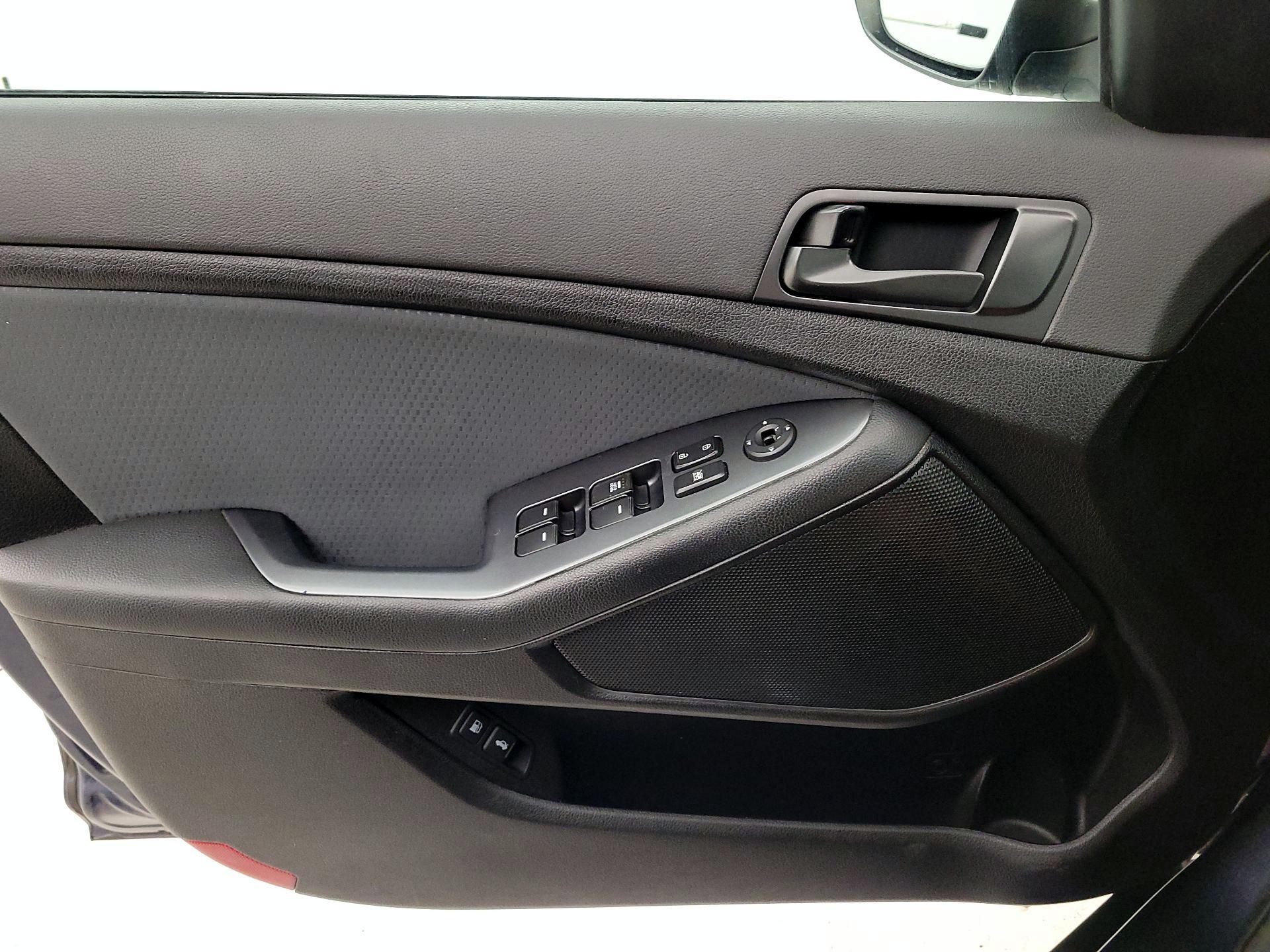 Thumbnail: 2015 Kia Optima - 12