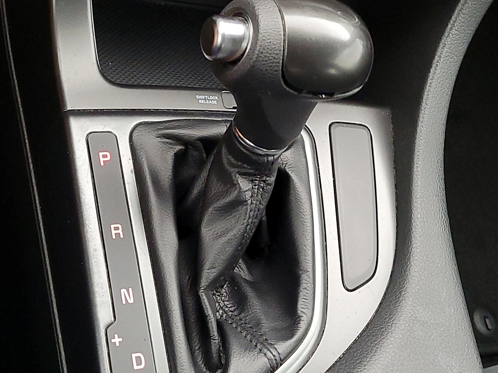 Thumbnail: 2015 Kia Optima - 16