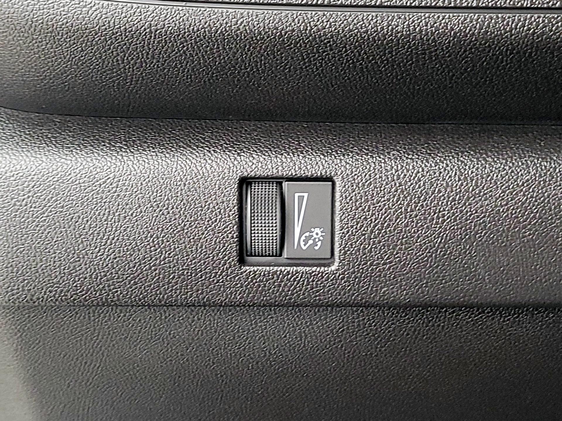 Thumbnail: 2024 Chevrolet Colorado - 13