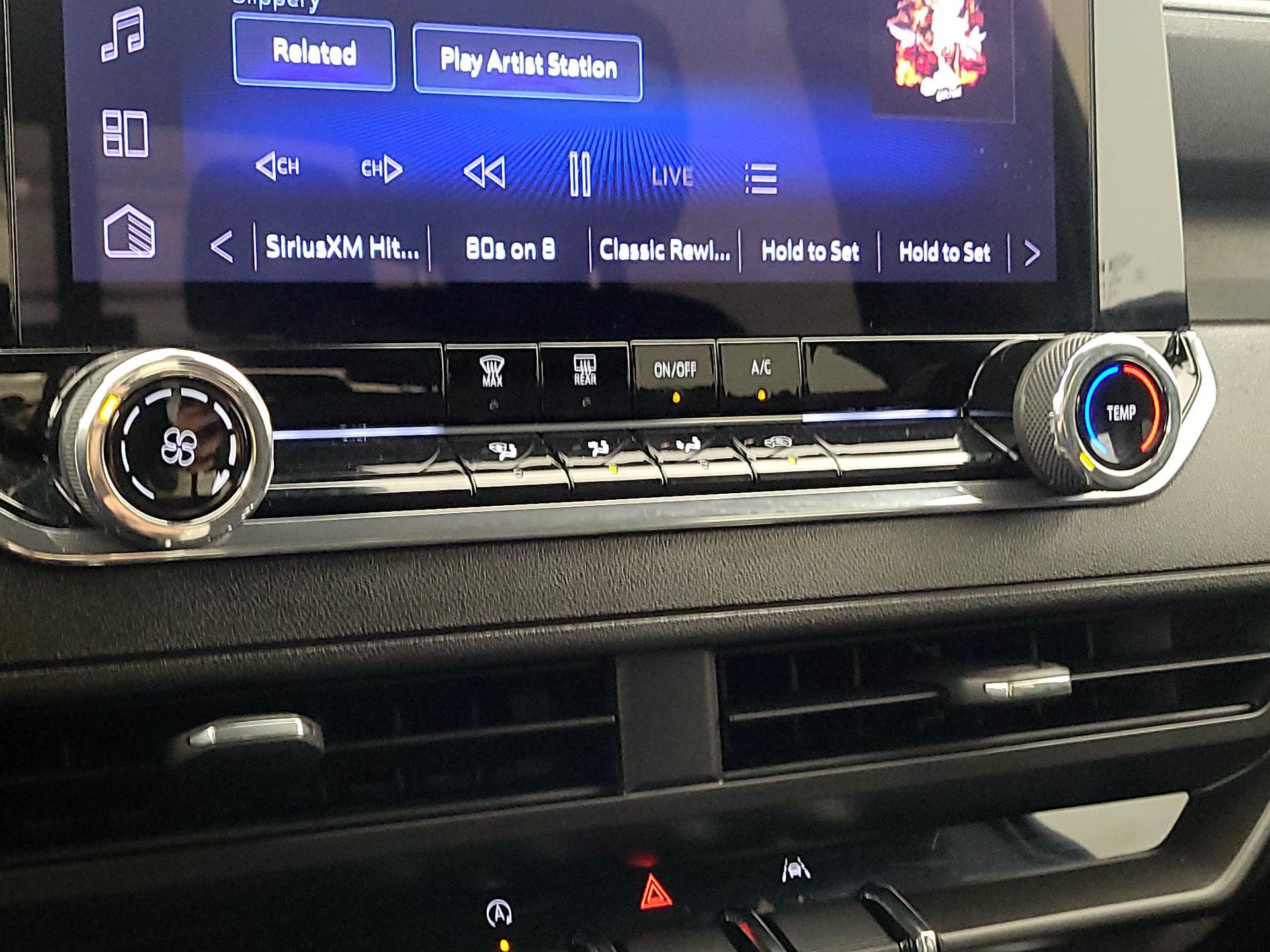 Thumbnail: 2024 Chevrolet Colorado - 16