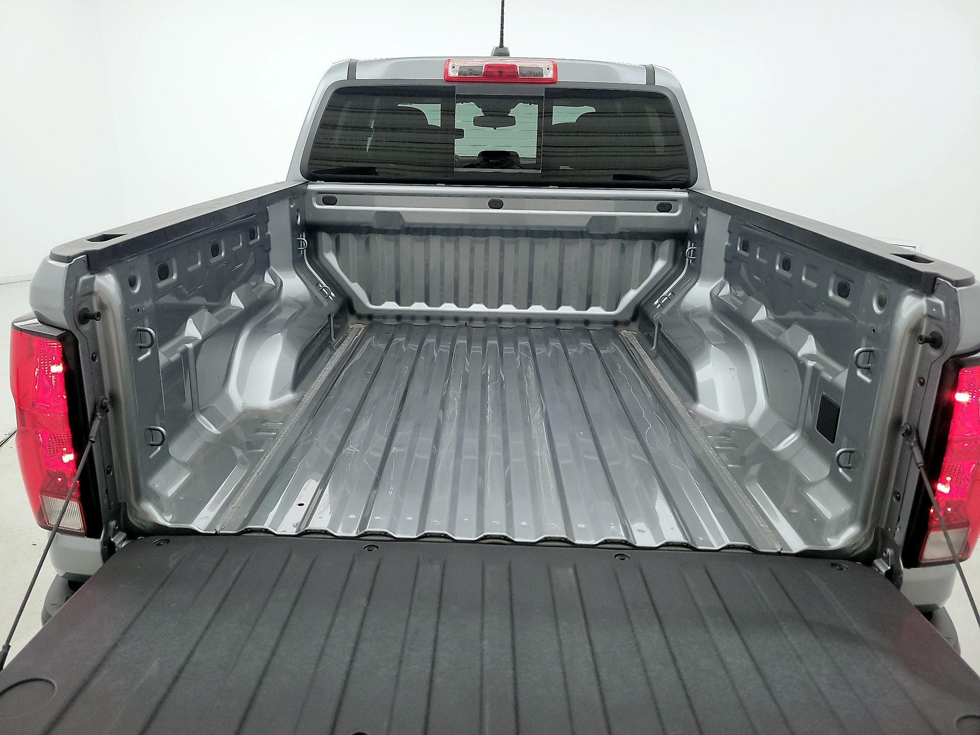 Thumbnail: 2024 Chevrolet Colorado - 20