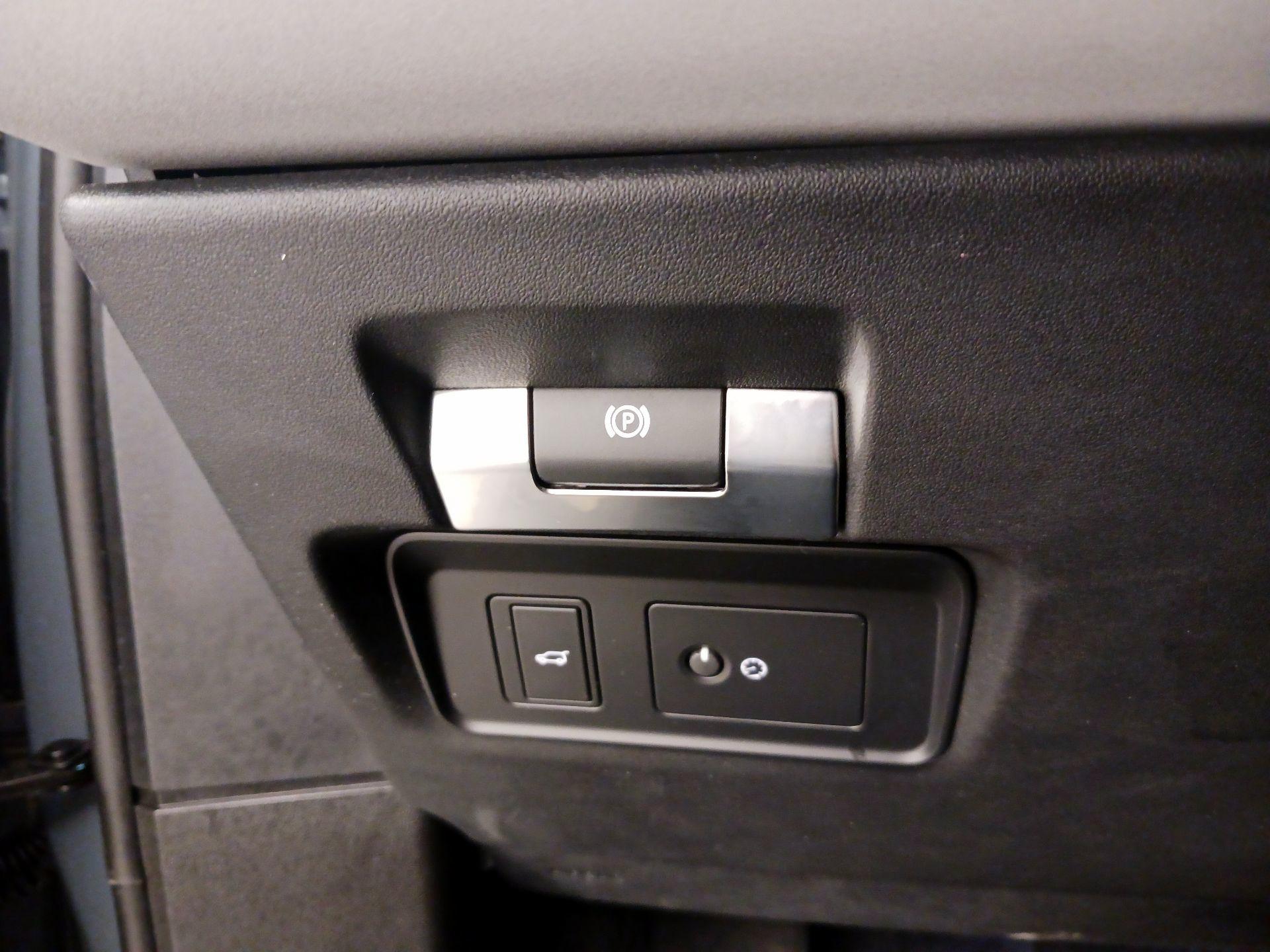 Thumbnail: 2022 Land Rover Range Rover Evoque - 13