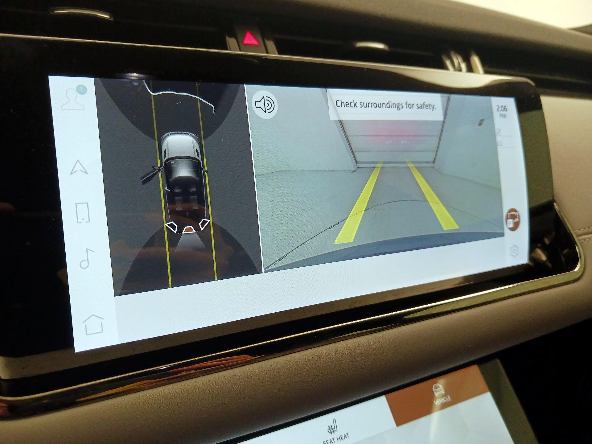 Thumbnail: 2022 Land Rover Range Rover Evoque - 15