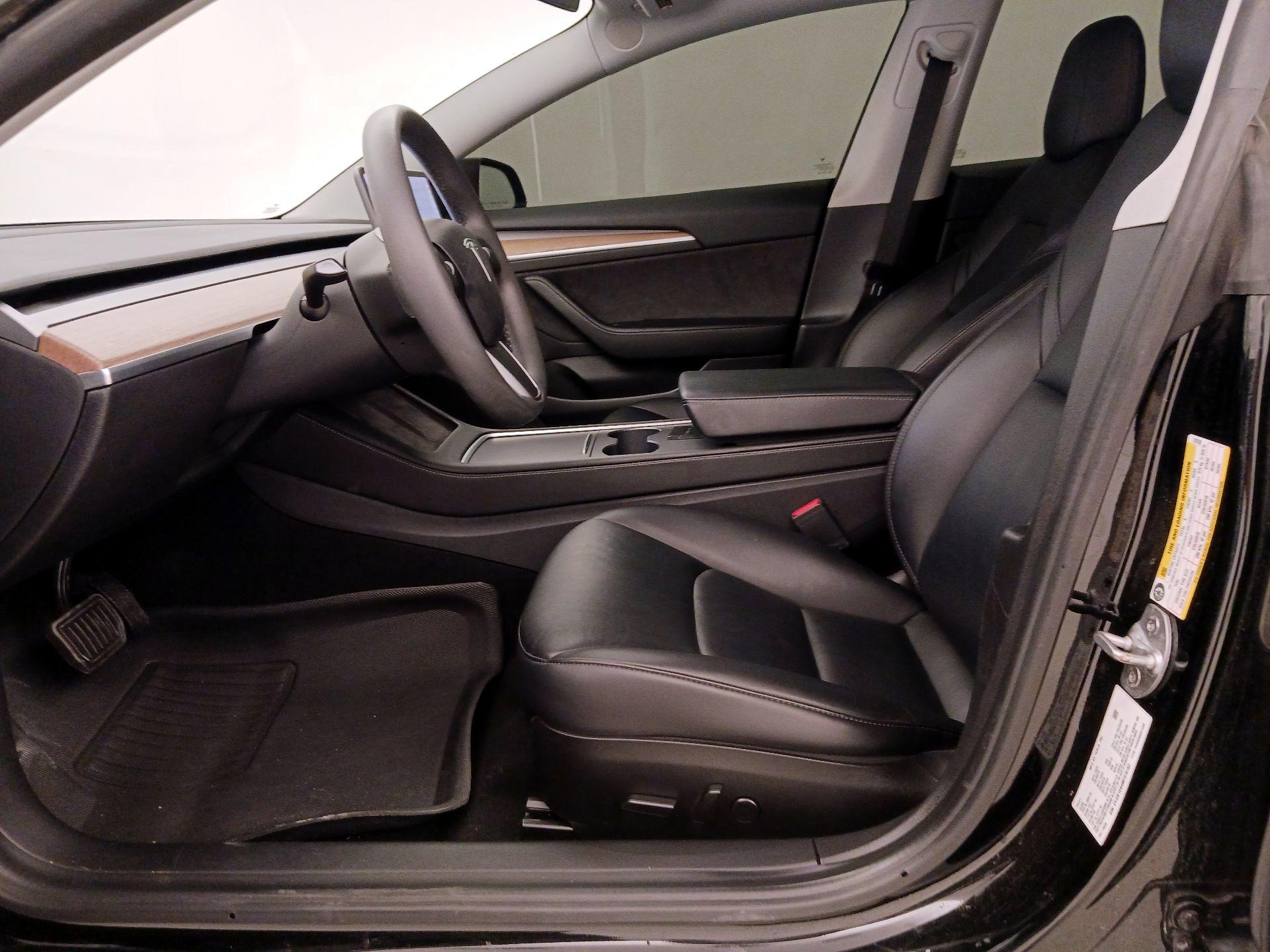 Thumbnail: 2021 Tesla Model 3 - 11