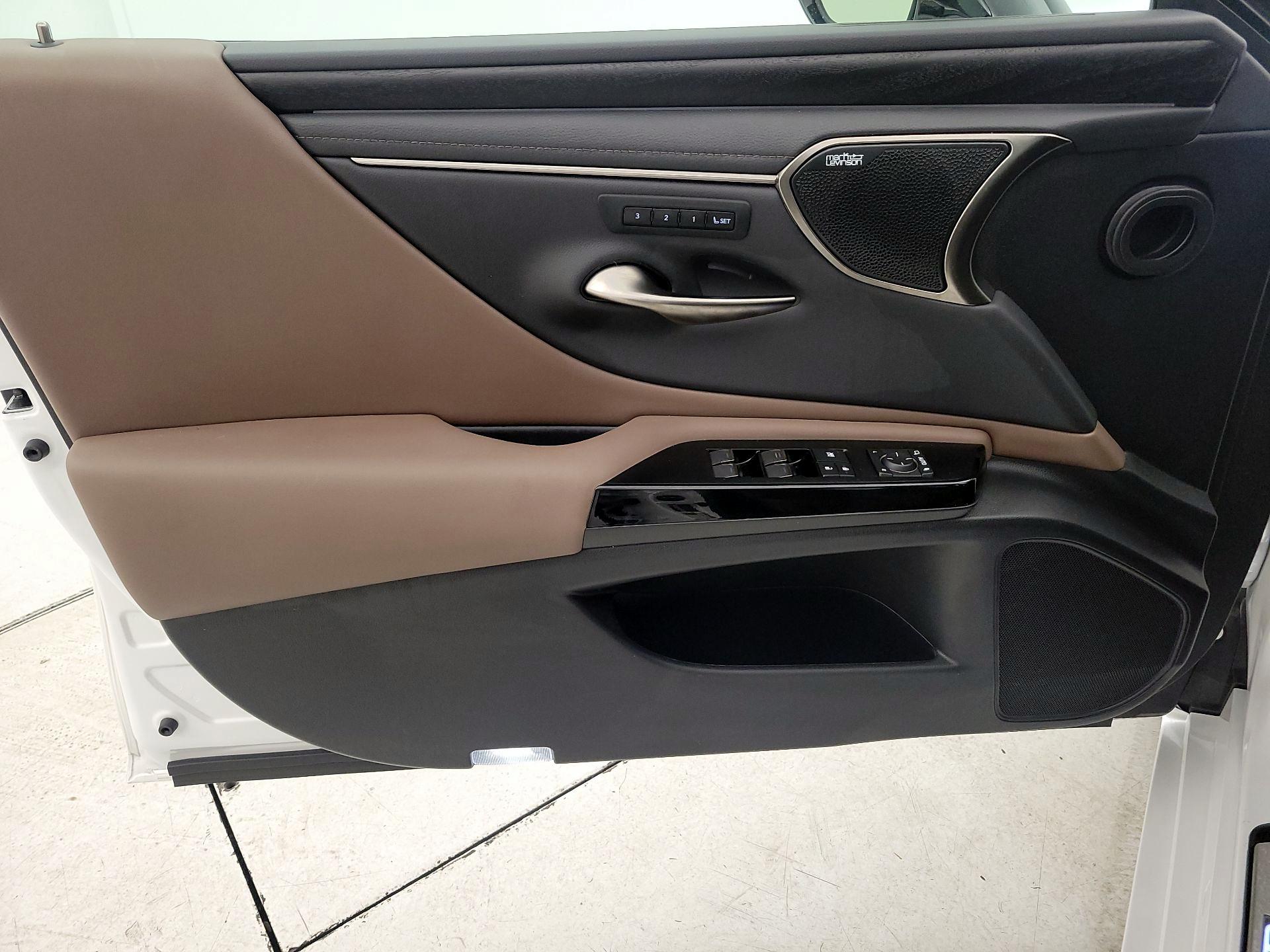 Thumbnail: 2024 Lexus ES - 12