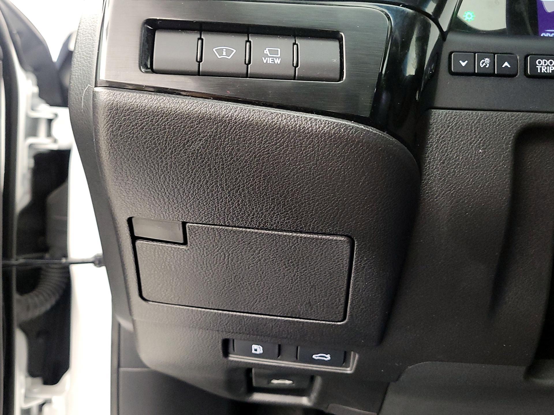 Thumbnail: 2024 Lexus ES - 13