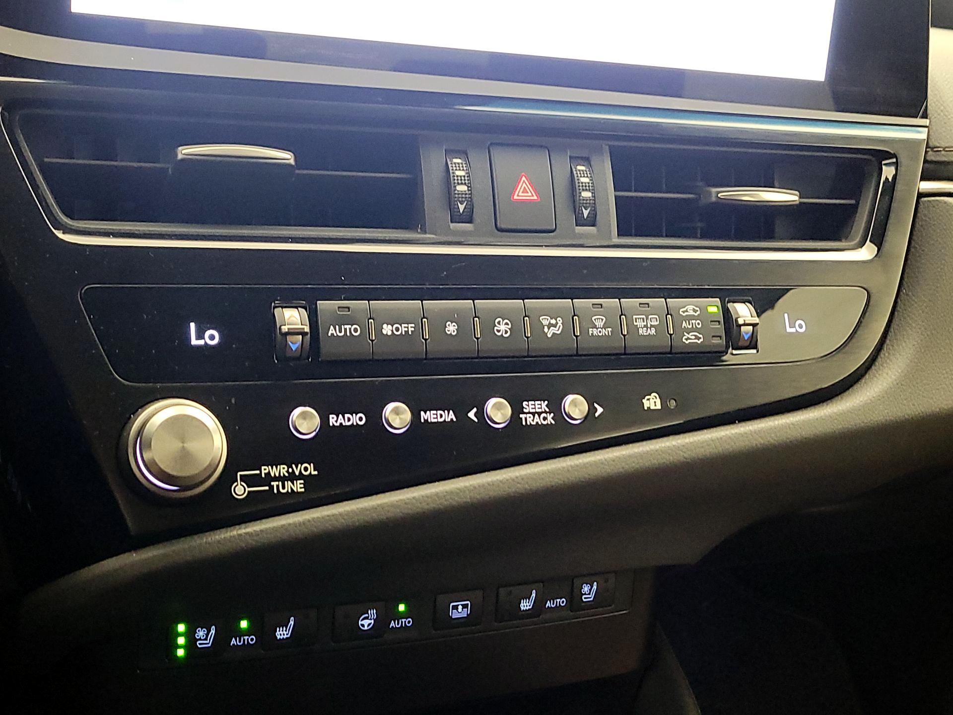 Thumbnail: 2024 Lexus ES - 16