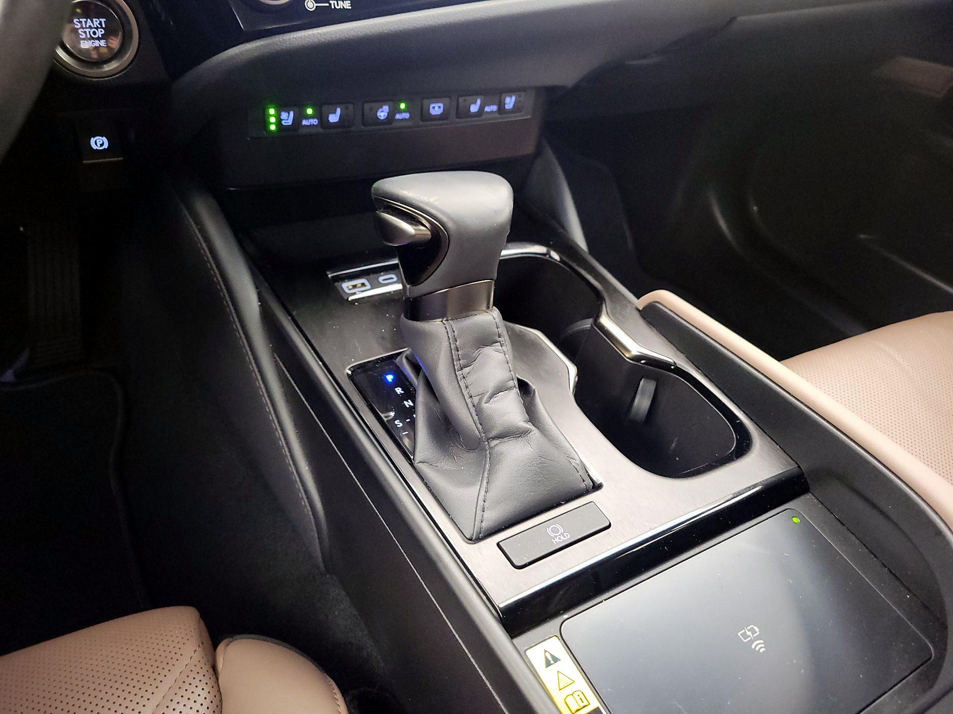 Thumbnail: 2024 Lexus ES - 17