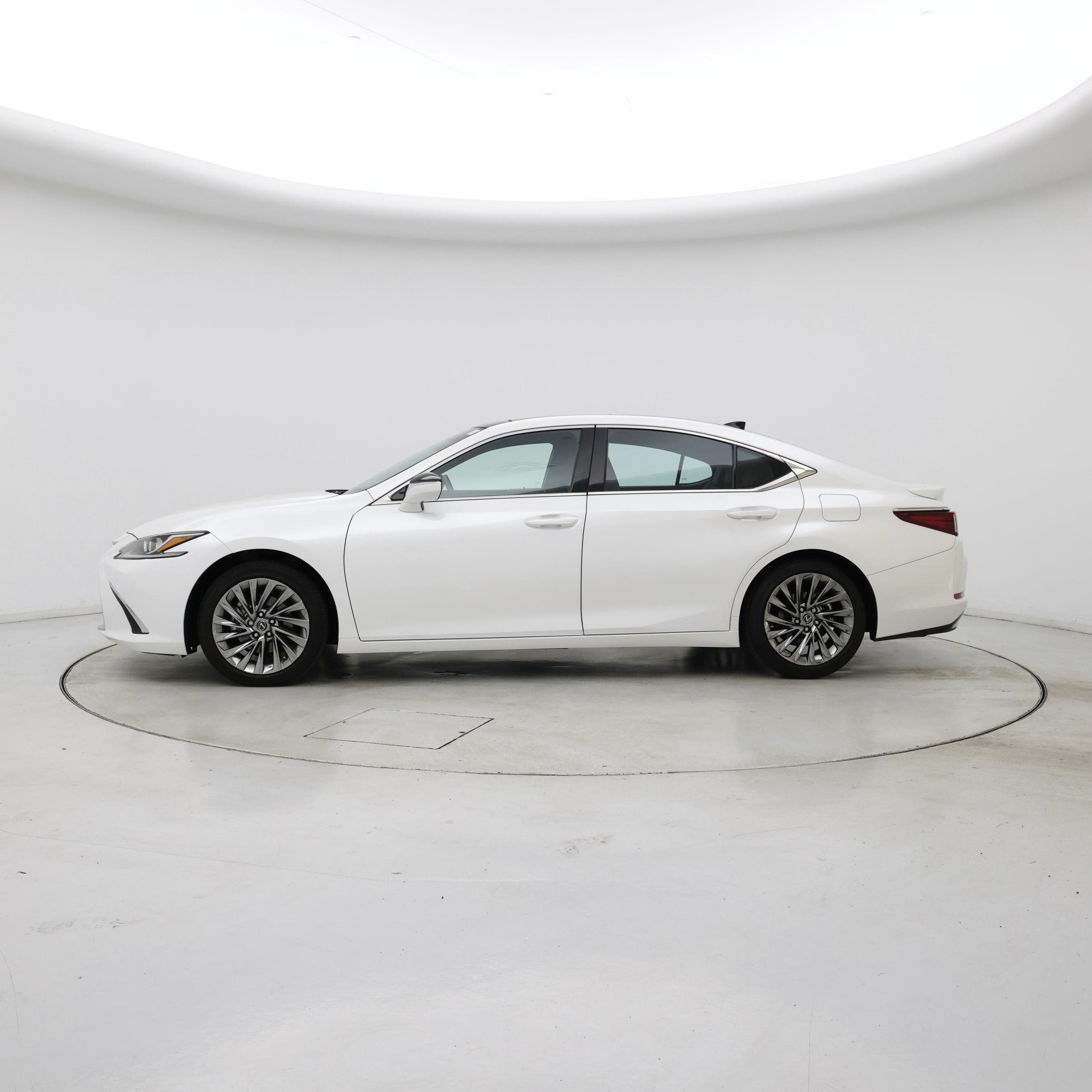 Thumbnail: 2024 Lexus ES - 3