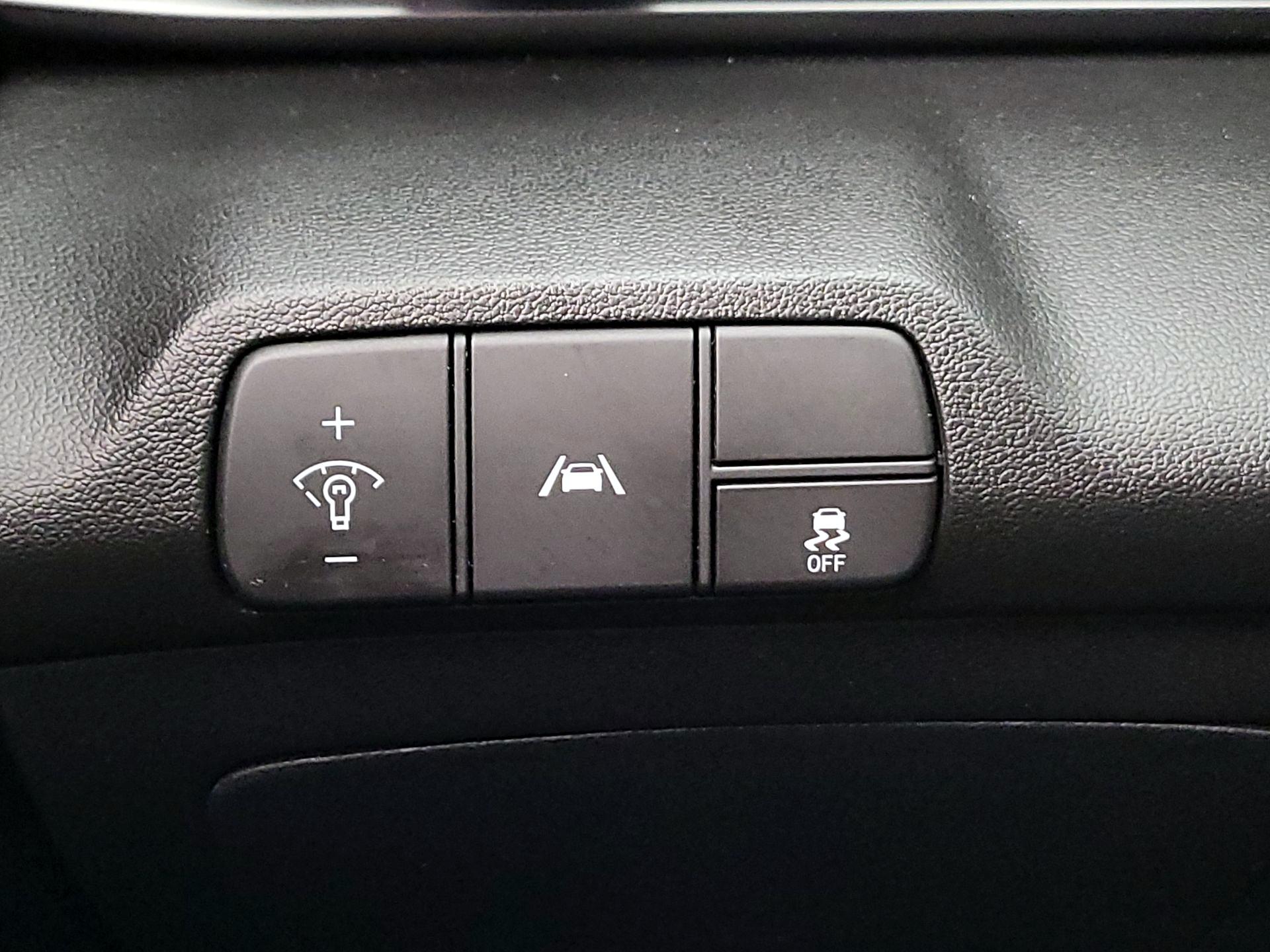 Thumbnail: 2023 Hyundai Elantra - 13