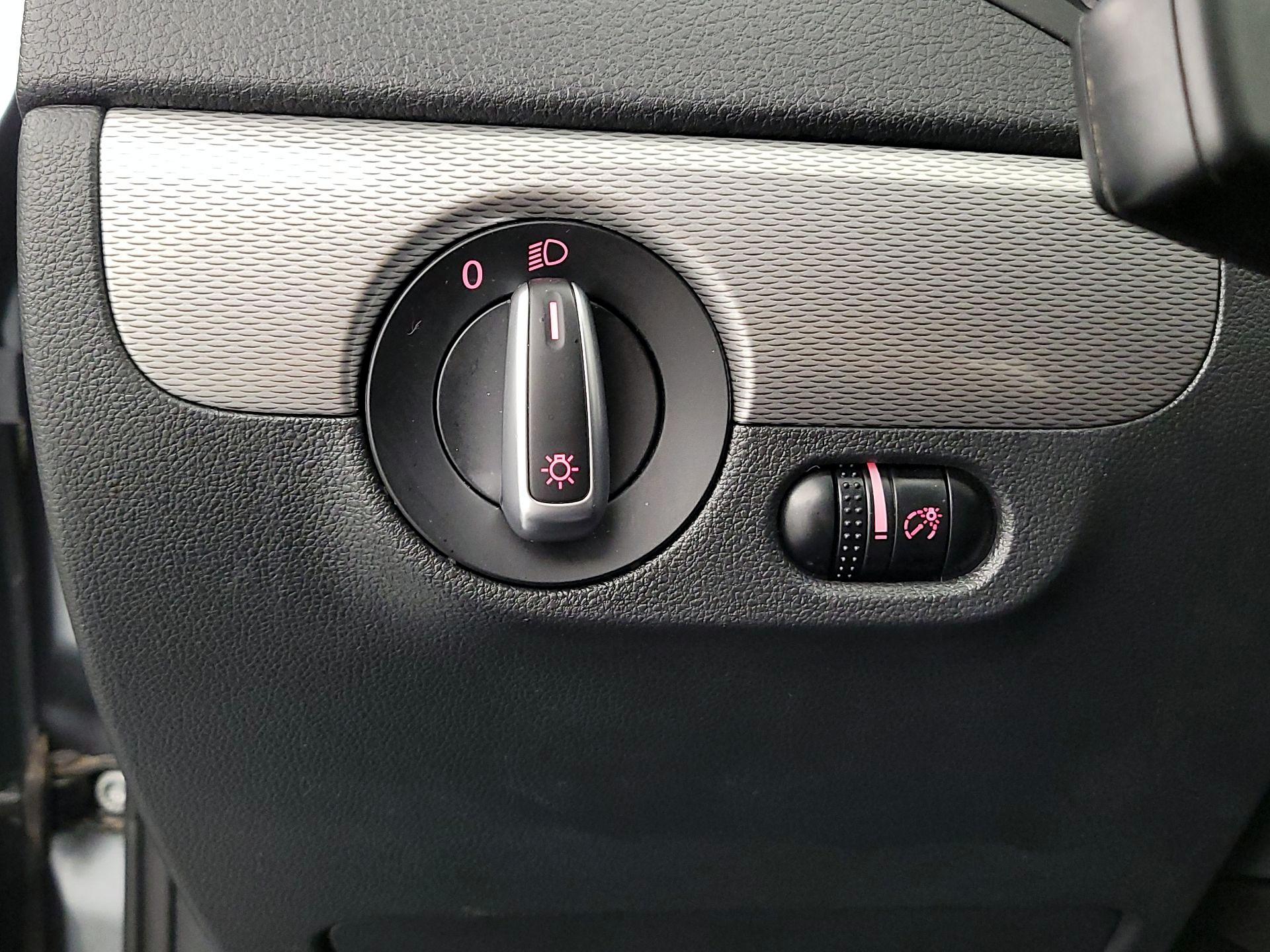 Thumbnail: 2017 Volkswagen Jetta - 13