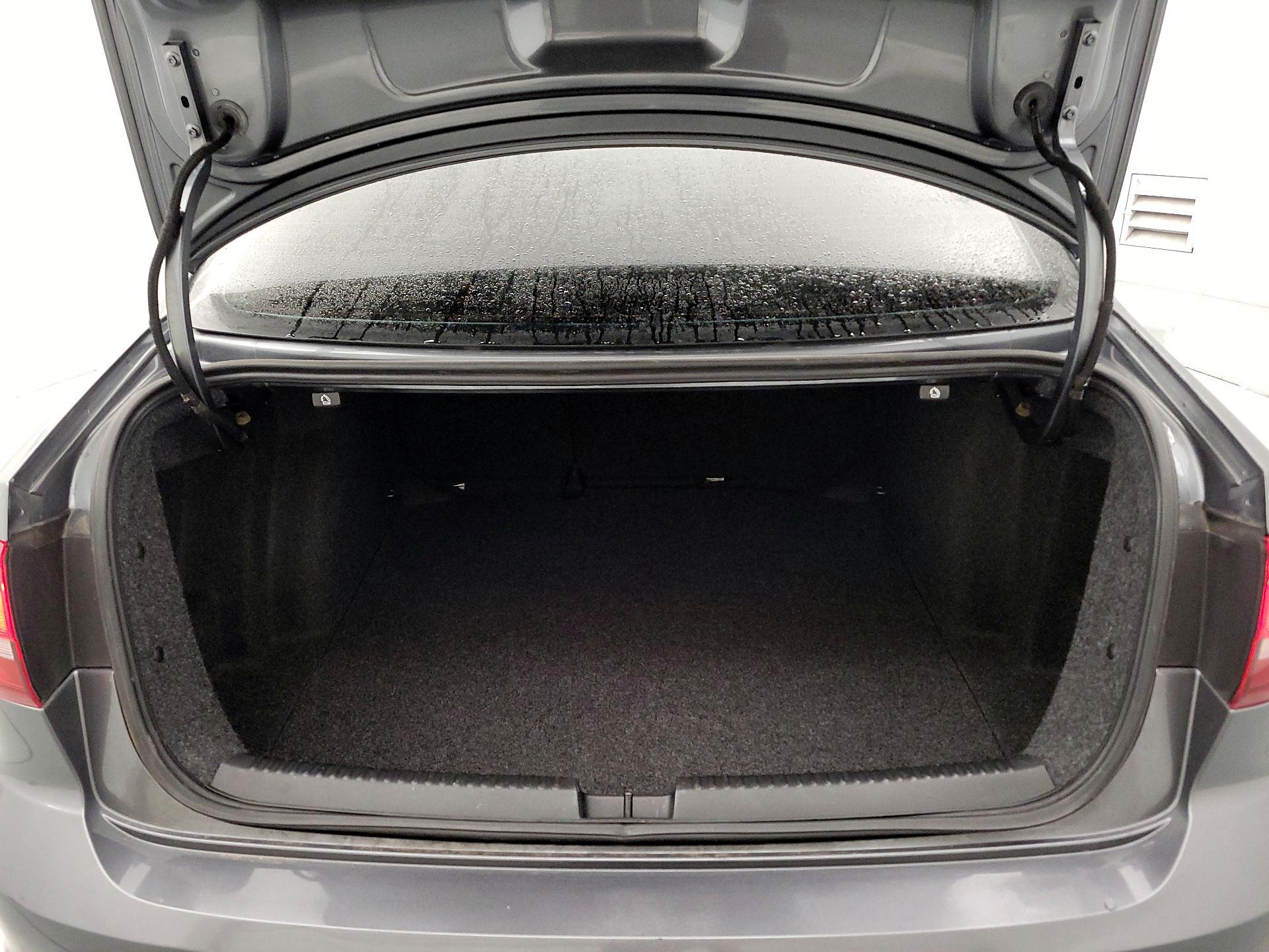 Thumbnail: 2017 Volkswagen Jetta - 19