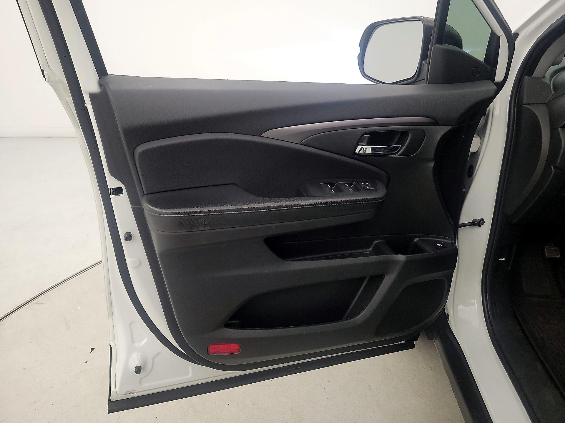 Thumbnail: 2020 Honda Pilot - 12