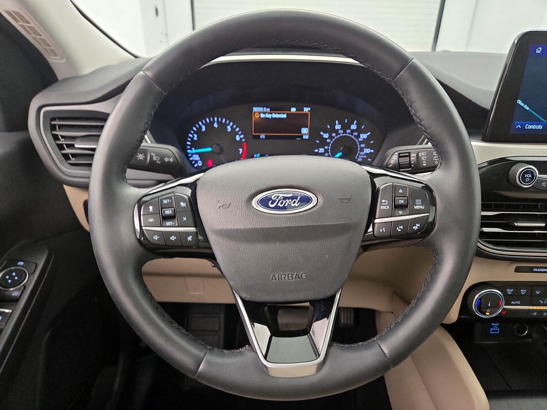 Thumbnail: 2022 Ford Escape - 10