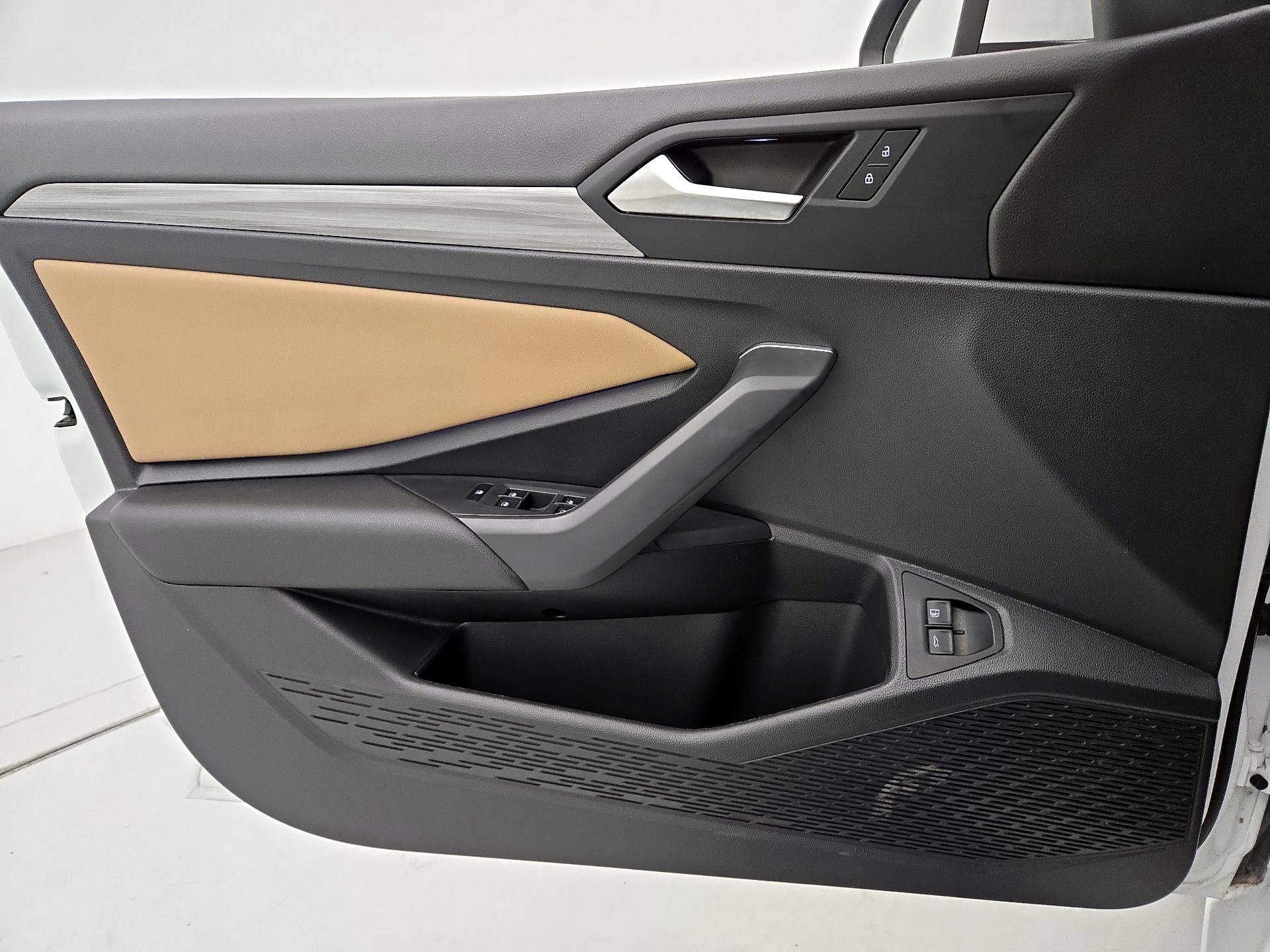 Thumbnail: 2021 Volkswagen Jetta - 12