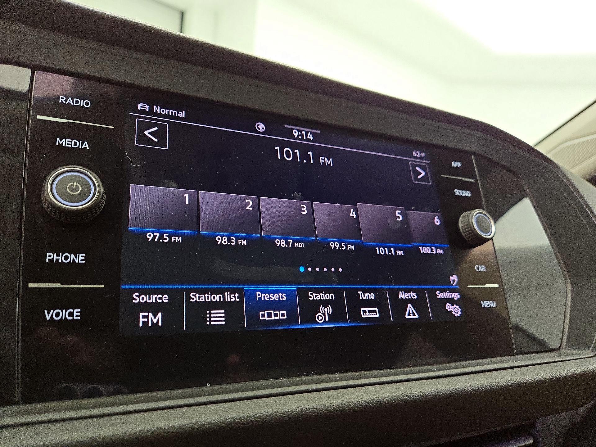 Thumbnail: 2021 Volkswagen Jetta - 15