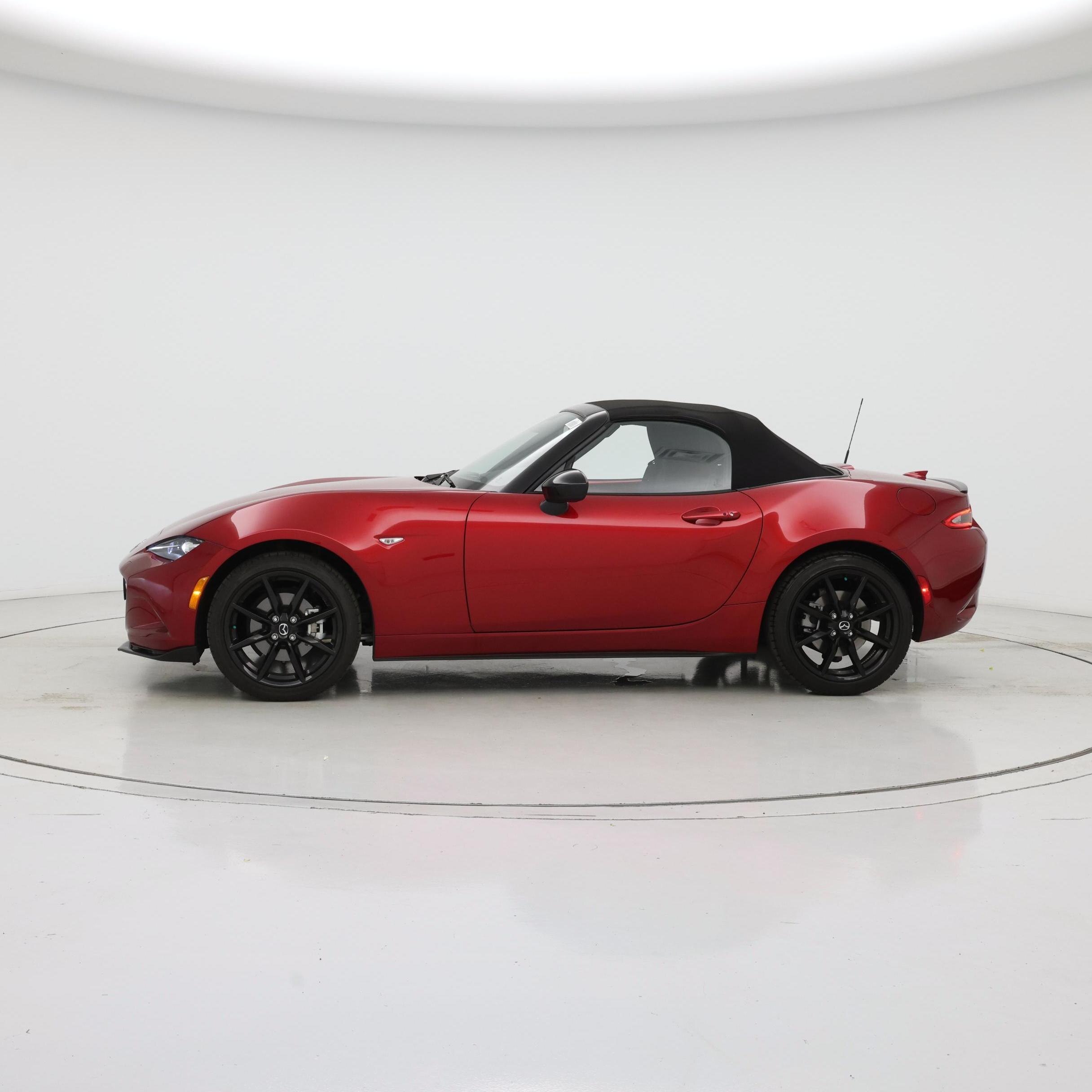 Thumbnail: 2021 Mazda MX-5 Miata - 3