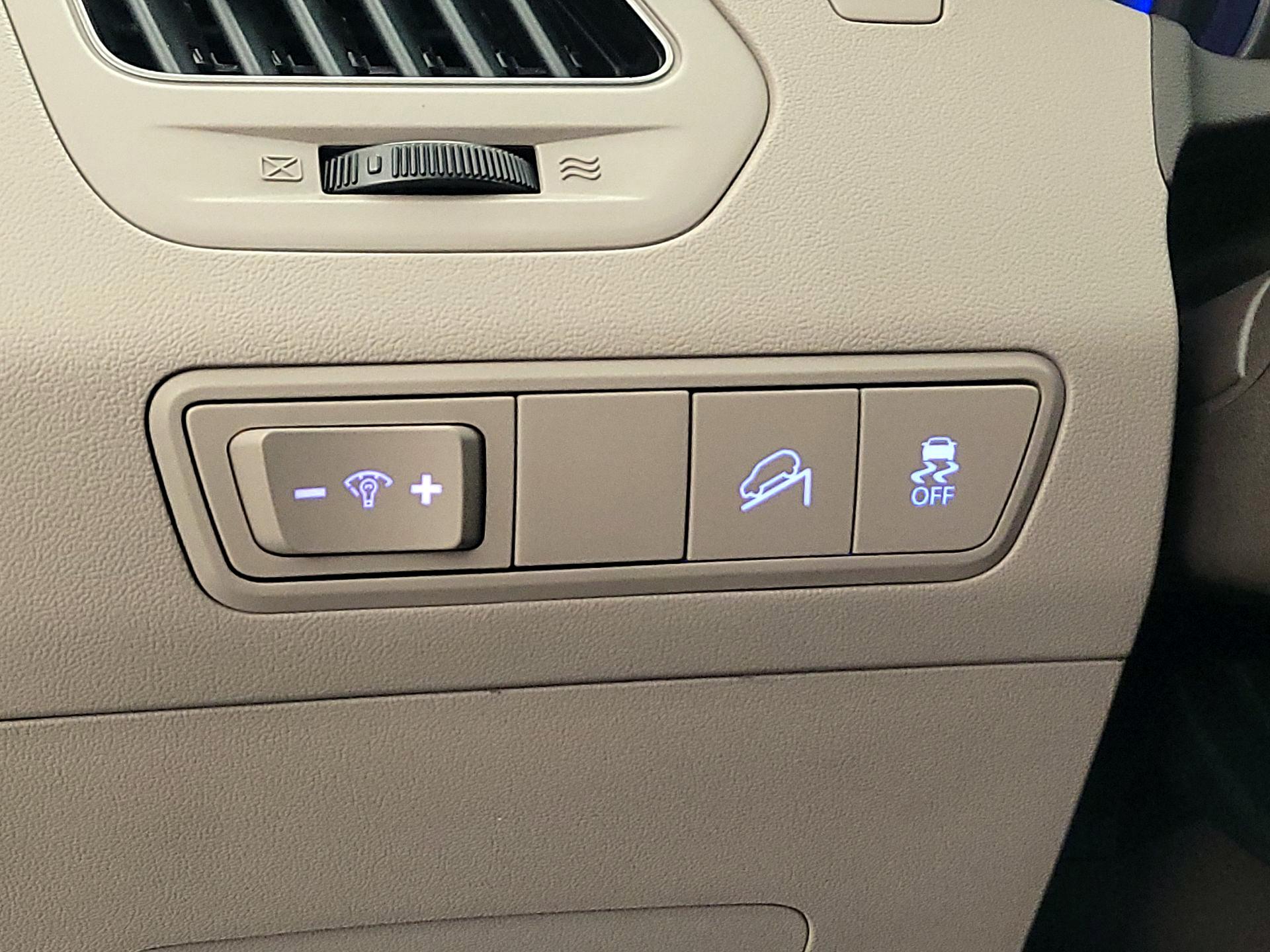 Thumbnail: 2014 Hyundai Tucson - 13