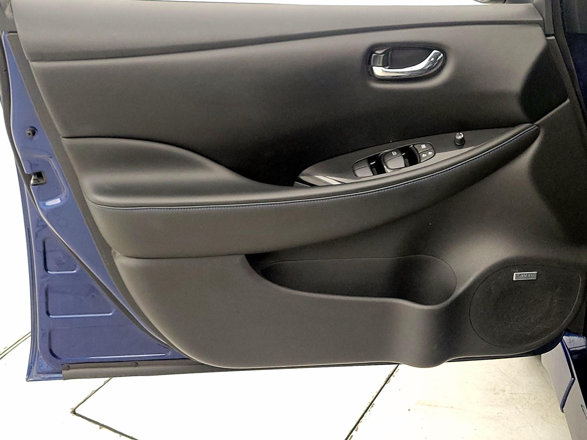 Thumbnail: 2020 Nissan Leaf - 12