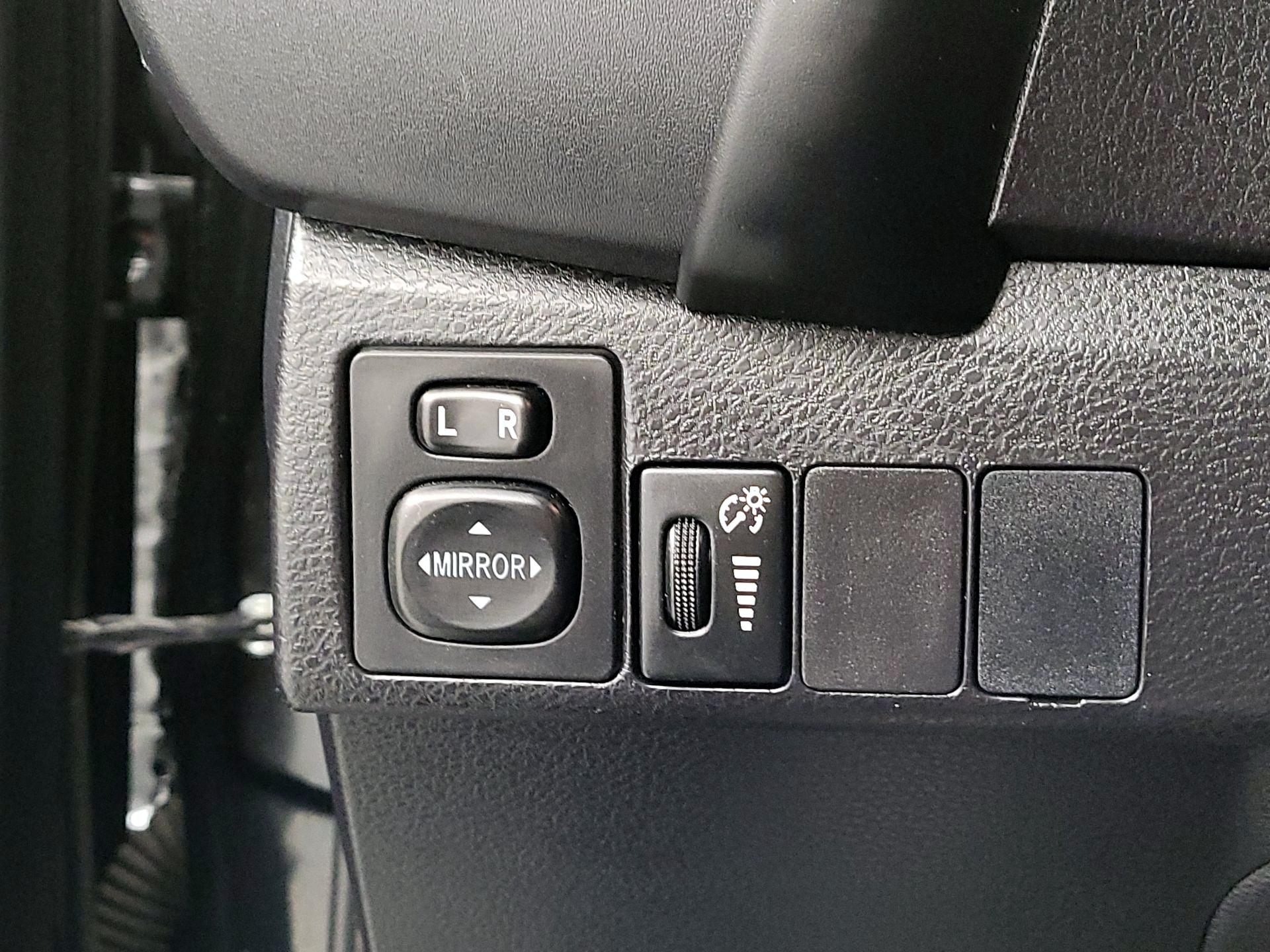 Thumbnail: 2017 Toyota Corolla - 13