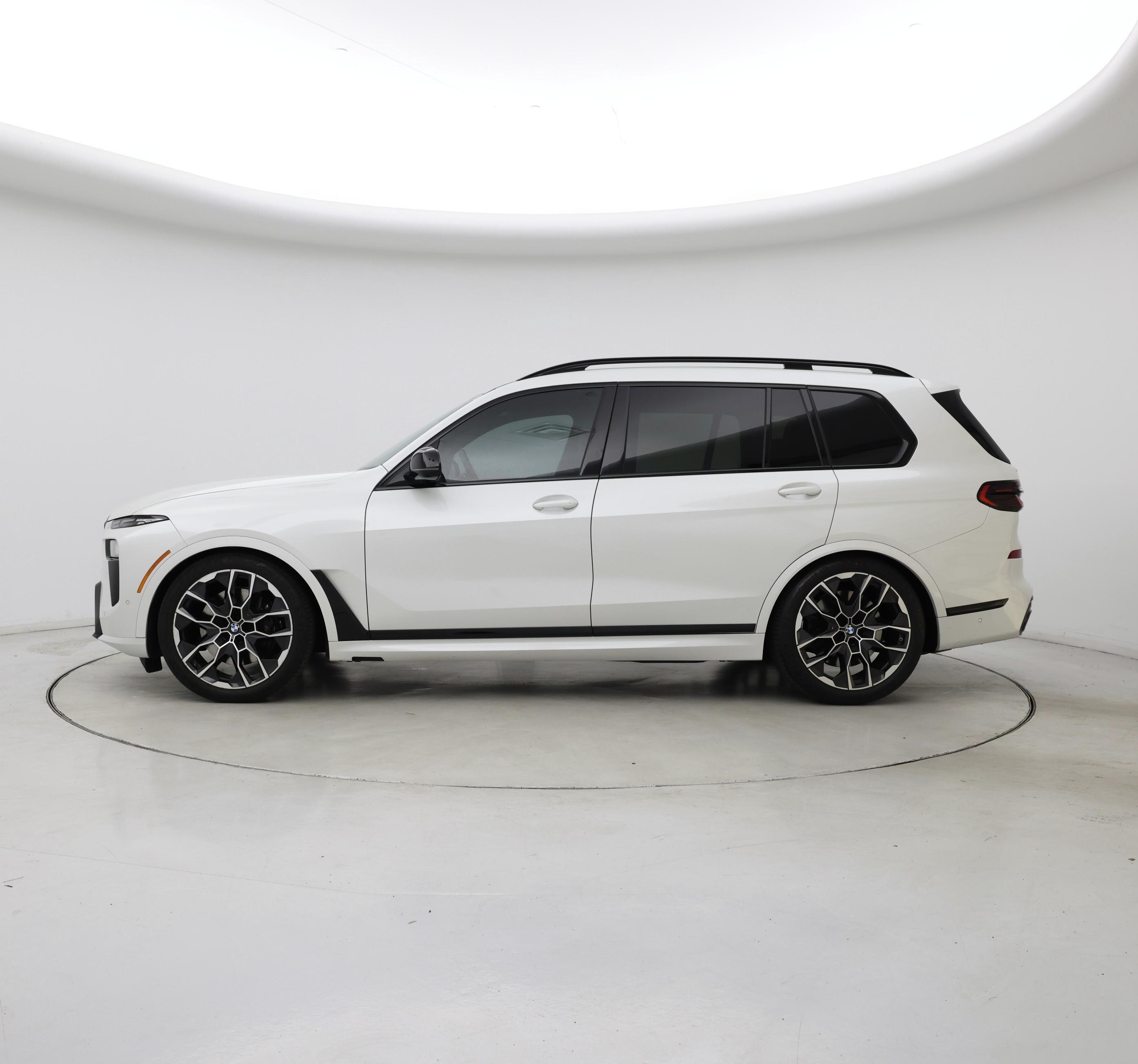 Thumbnail: 2023 BMW X7 - 3