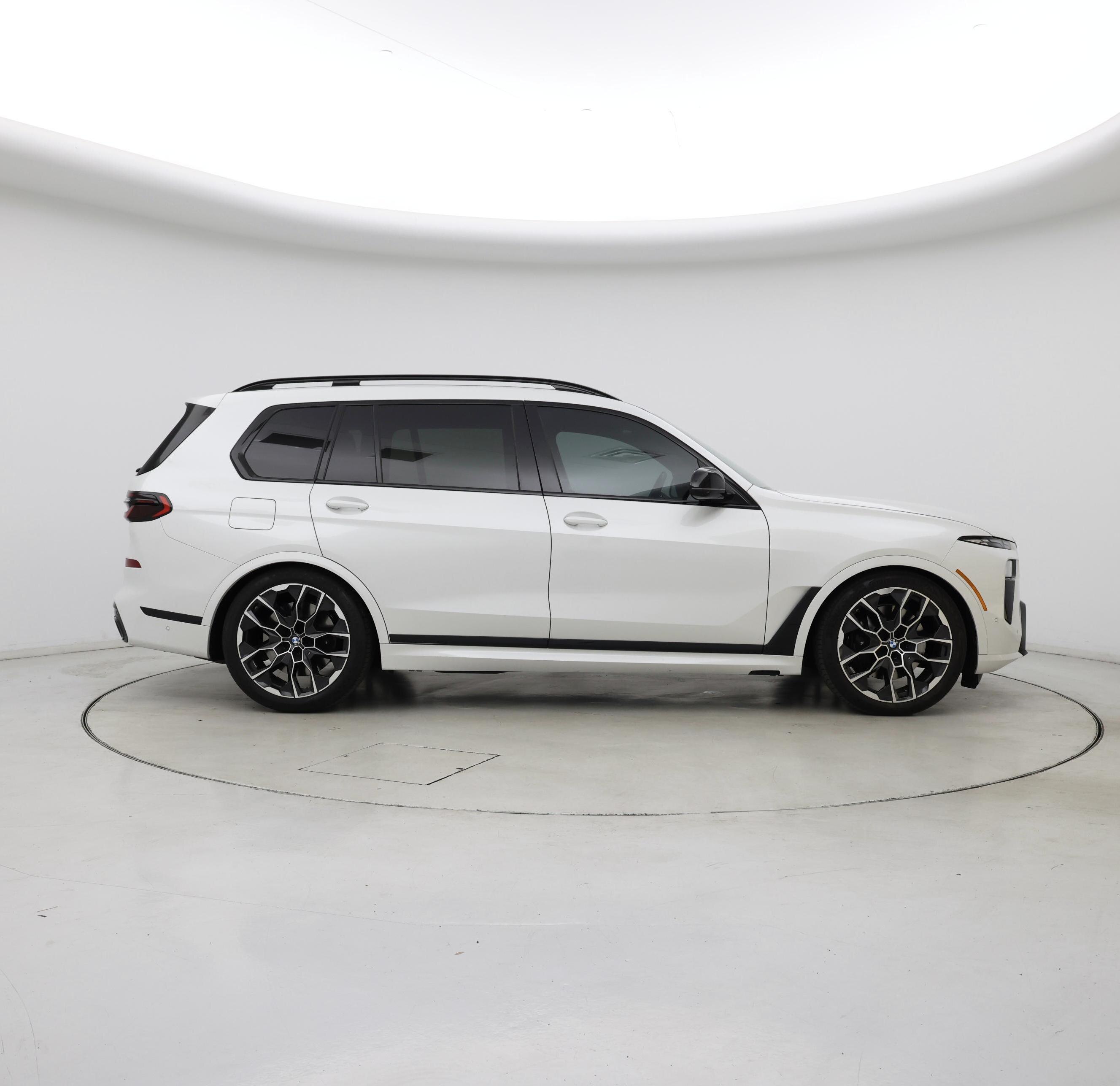 Thumbnail: 2023 BMW X7 - 7