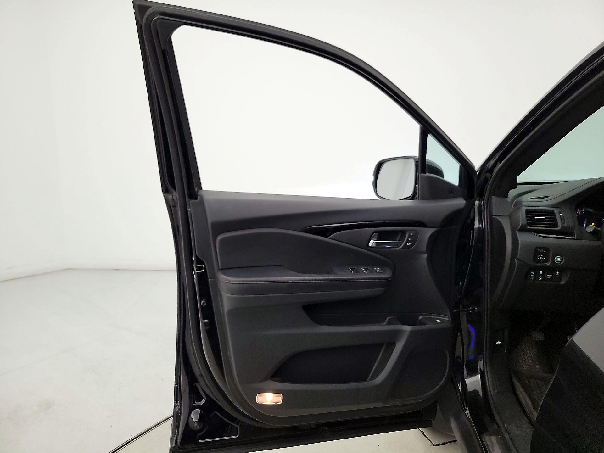 Thumbnail: 2019 Honda Ridgeline - 12