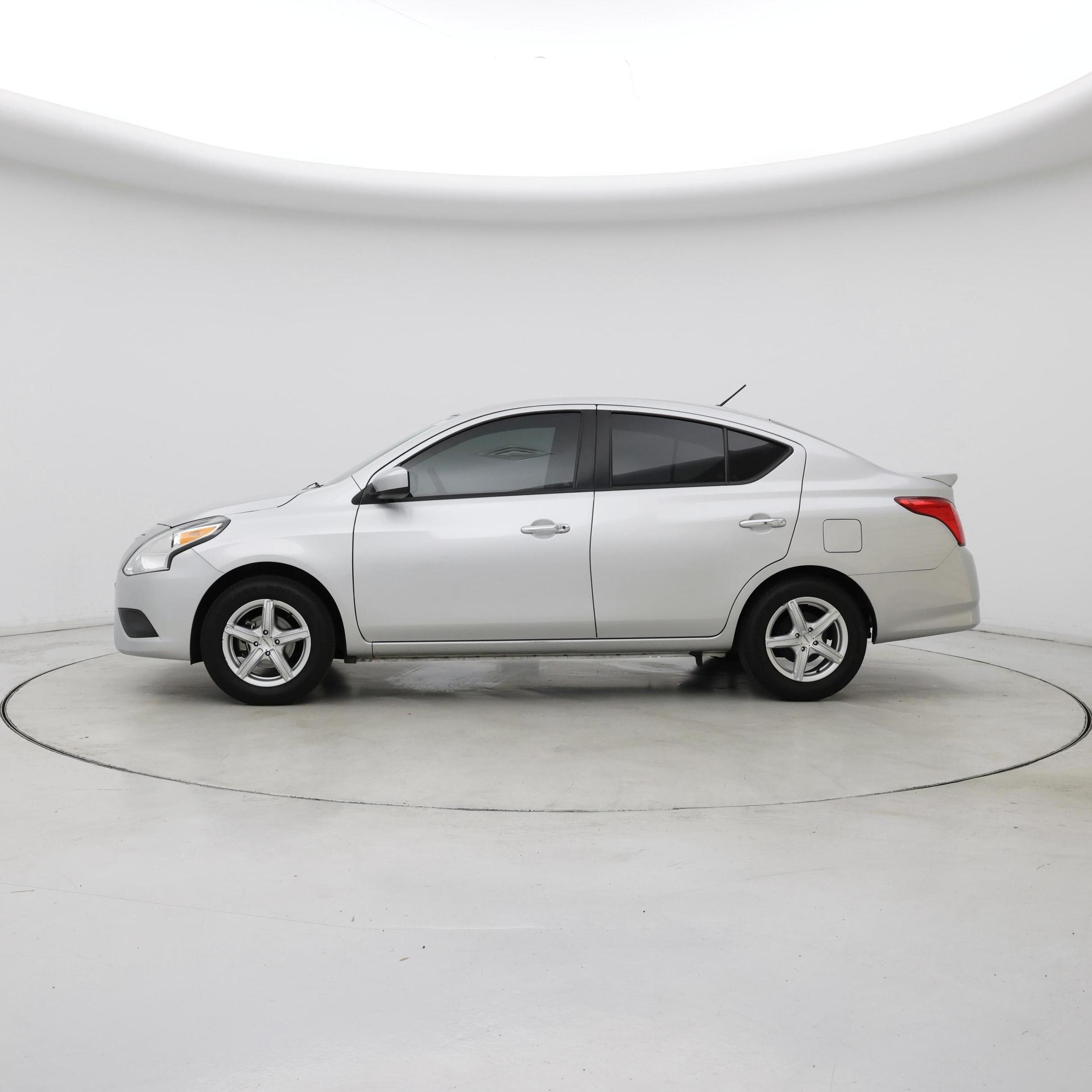 Thumbnail: 2019 Nissan Versa - 3