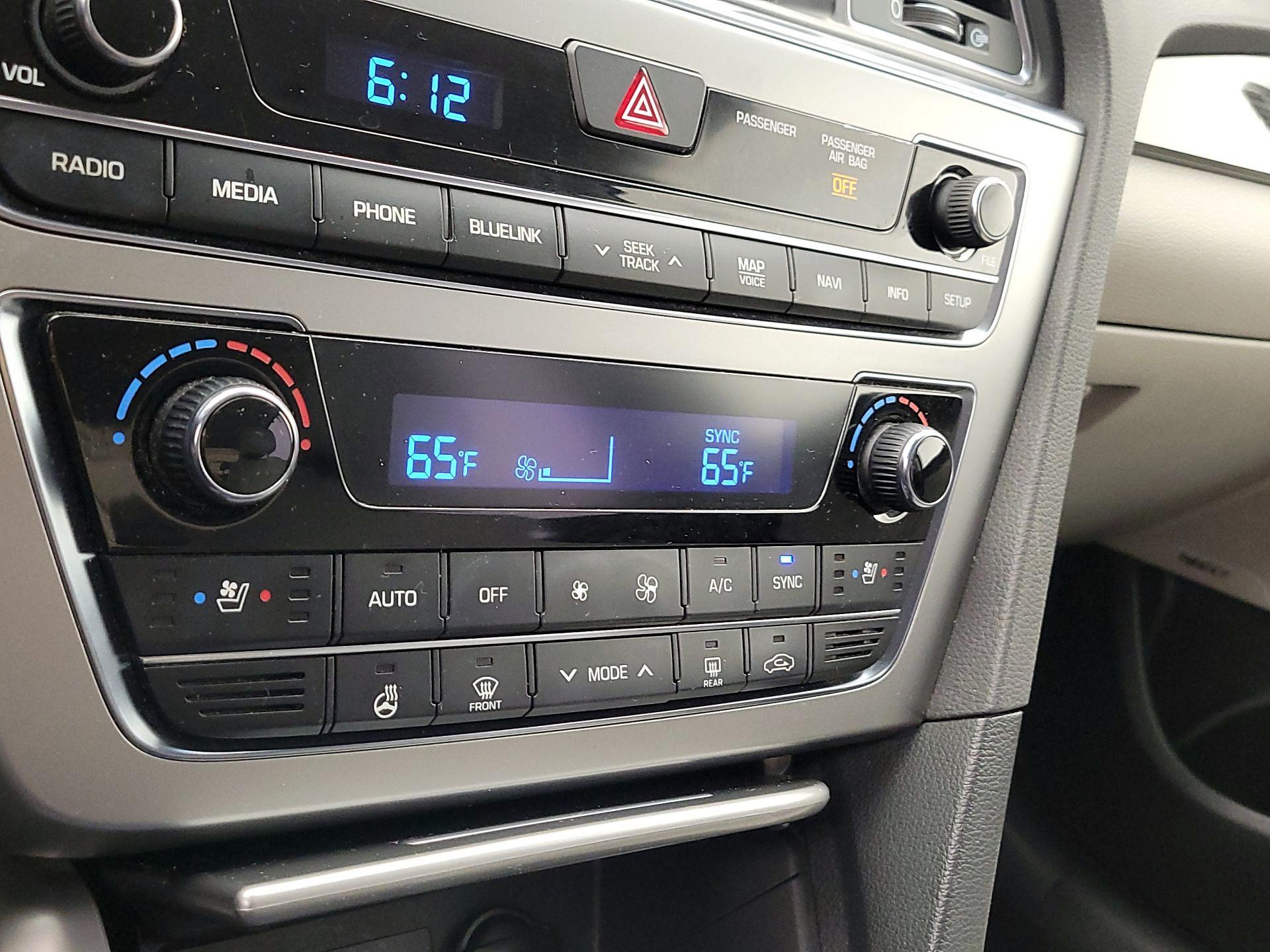 Thumbnail: 2015 Hyundai Sonata - 17