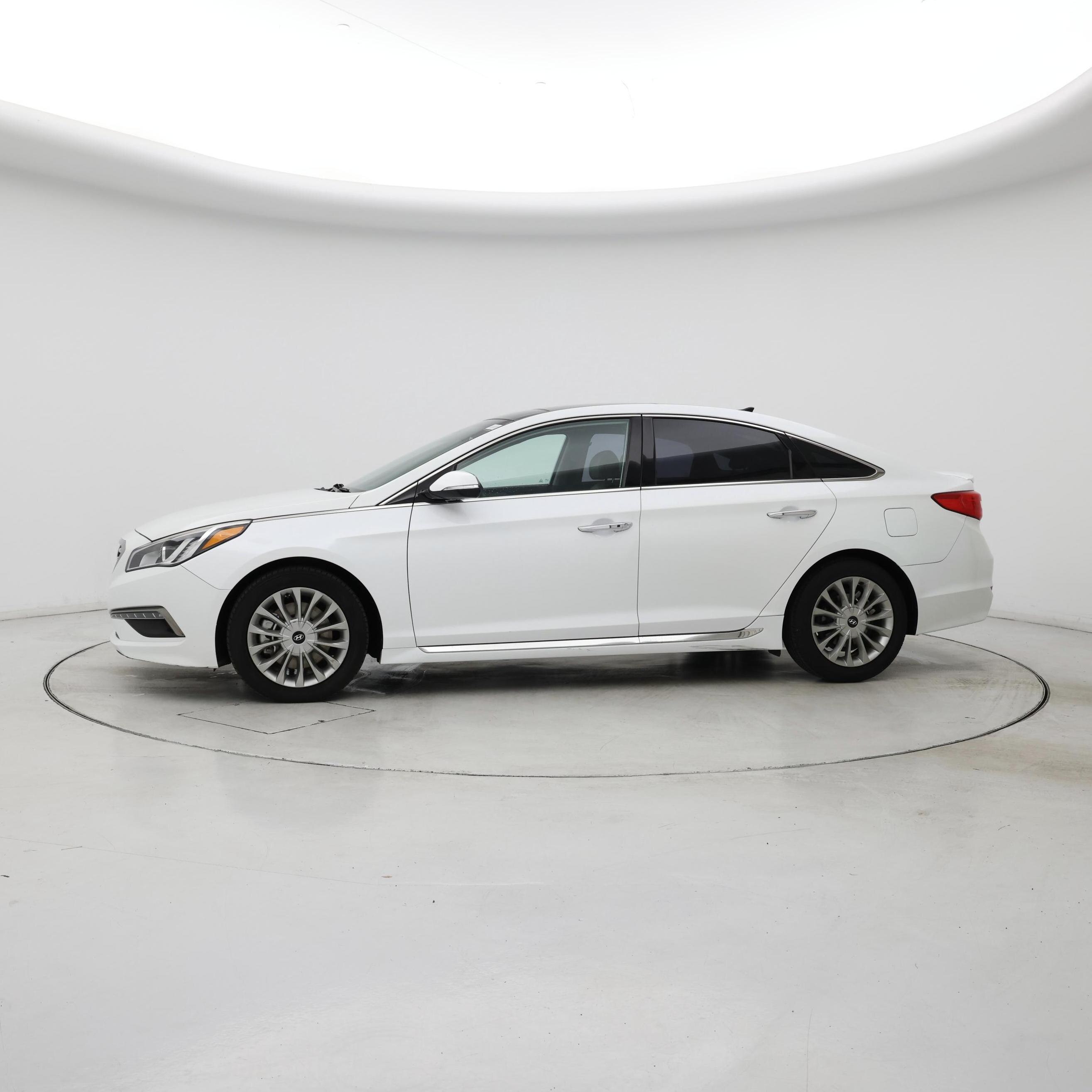 Thumbnail: 2015 Hyundai Sonata - 3