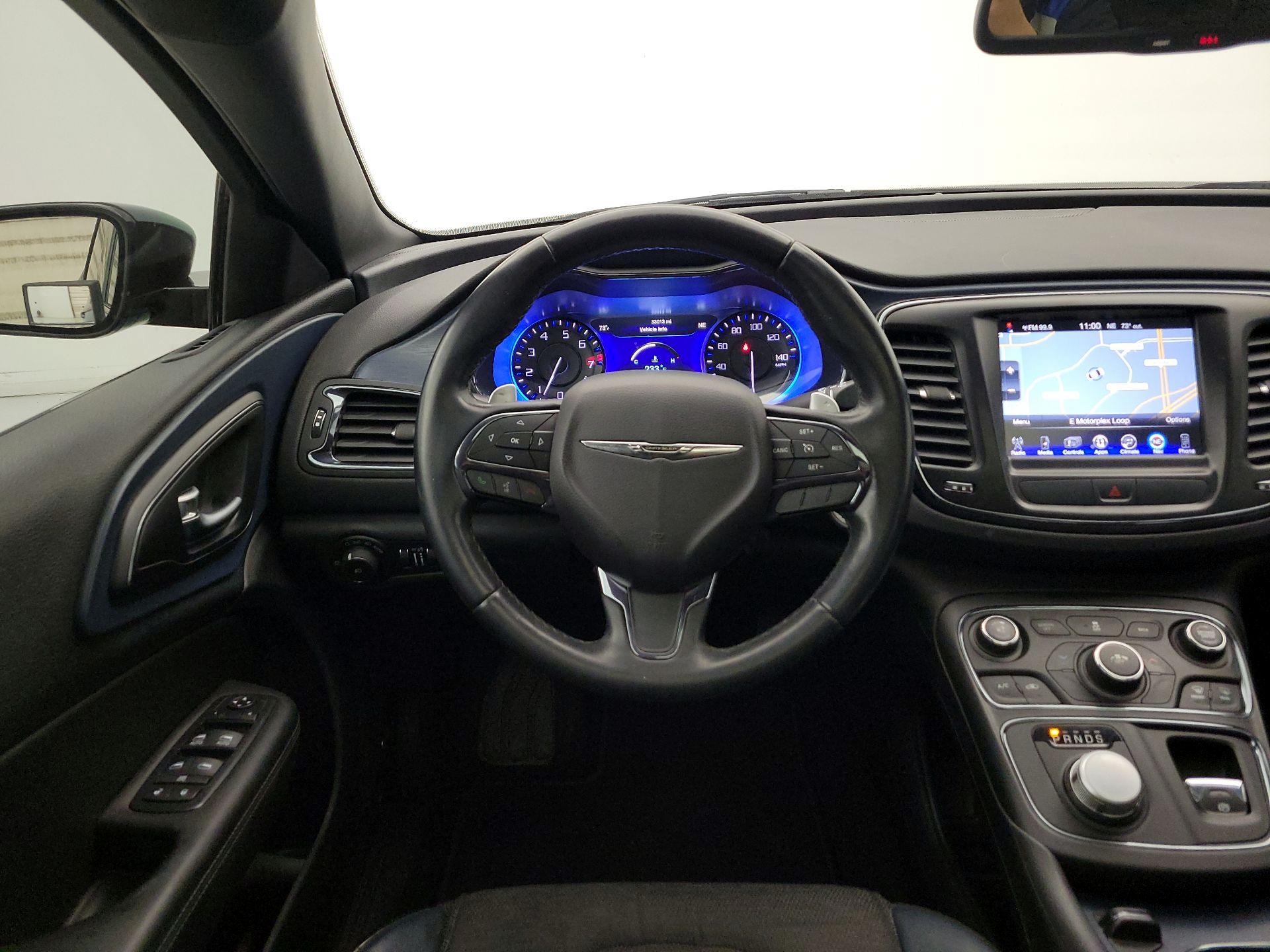 Thumbnail: 2016 Chrysler 200 - 10
