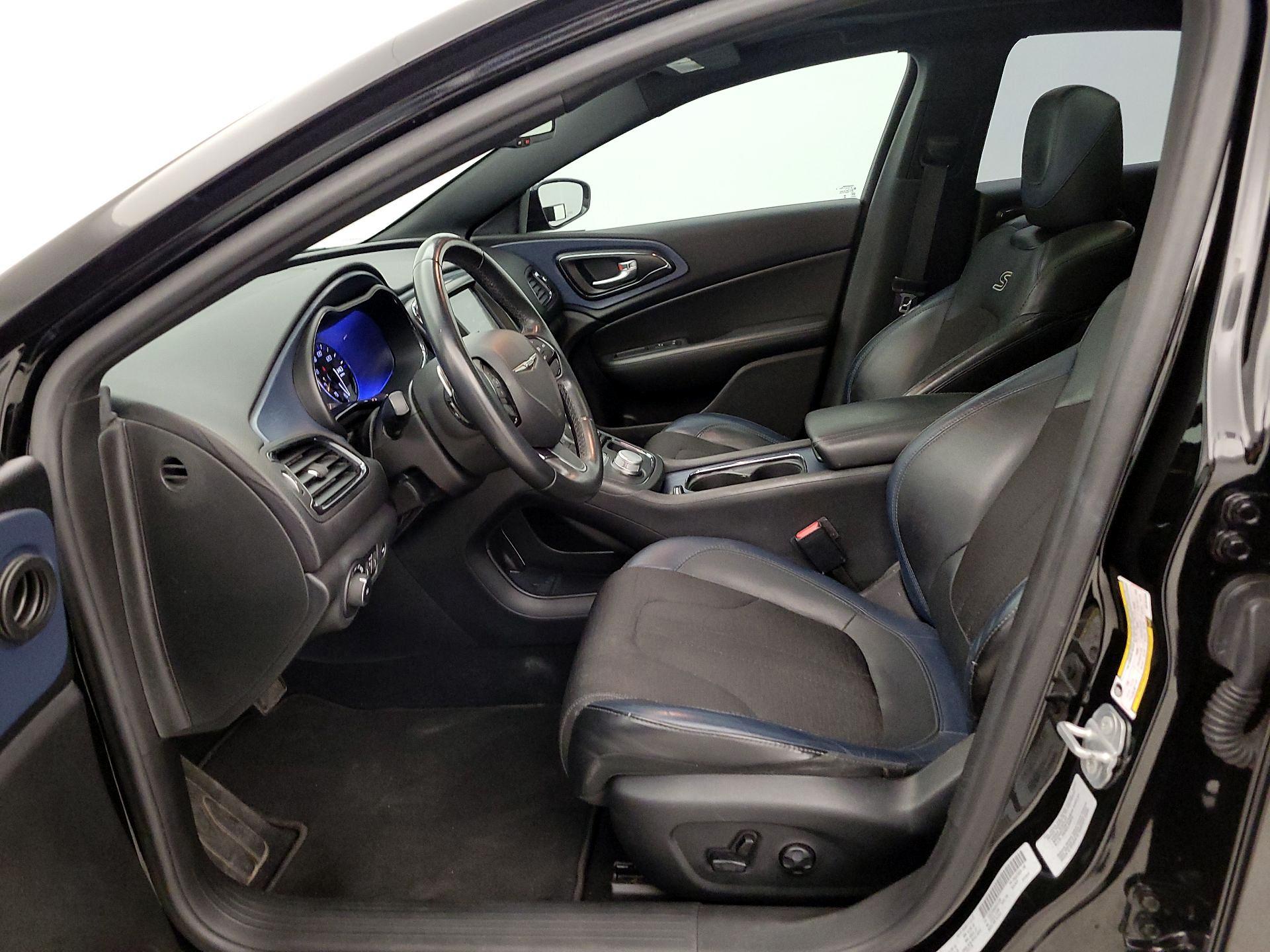 Thumbnail: 2016 Chrysler 200 - 11