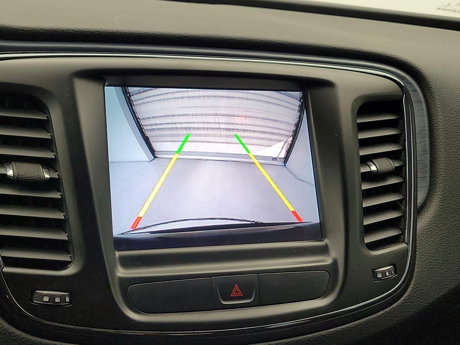 Thumbnail: 2016 Chrysler 200 - 15