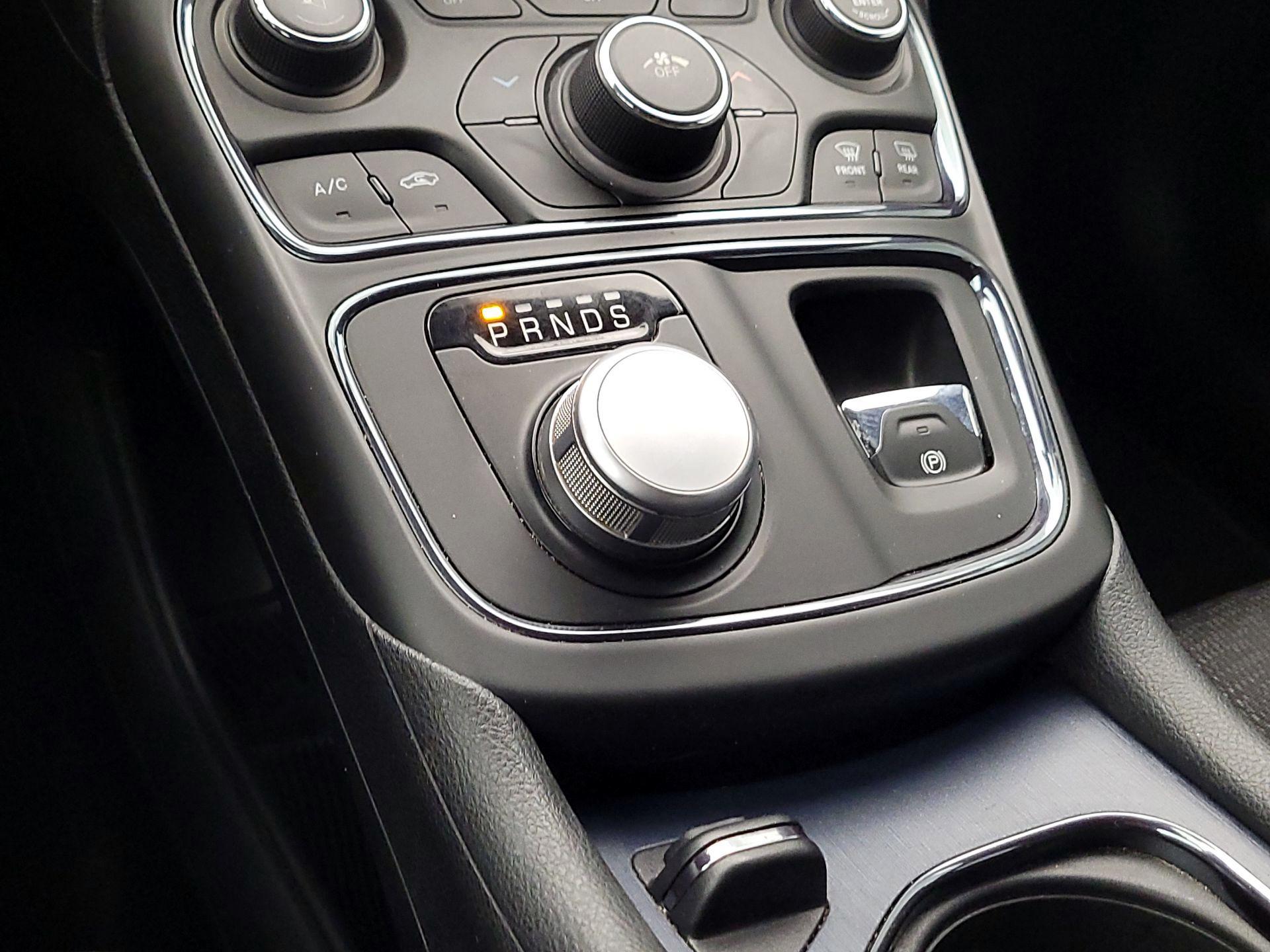 Thumbnail: 2016 Chrysler 200 - 18