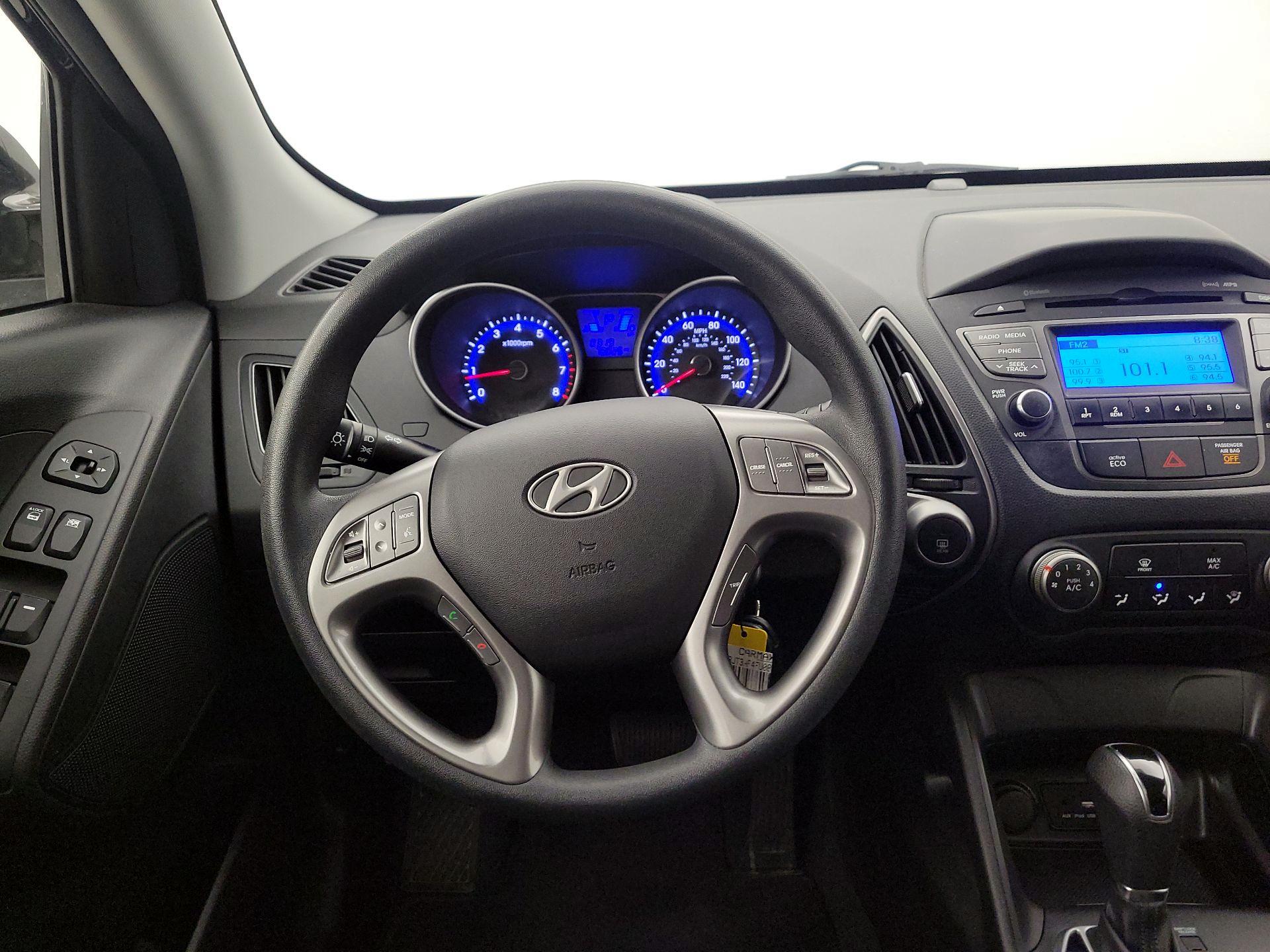 Thumbnail: 2015 Hyundai Tucson - 10