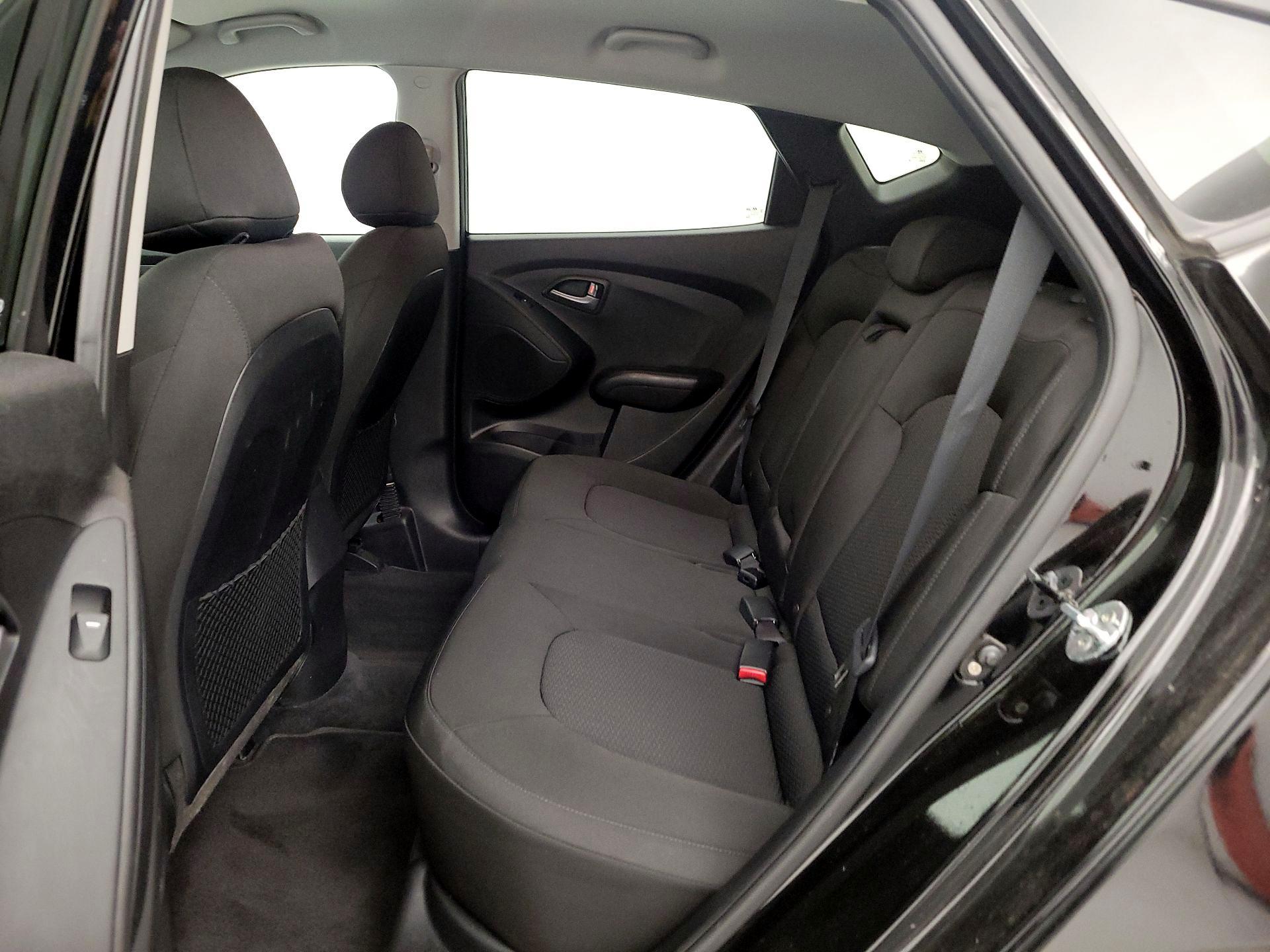 Thumbnail: 2015 Hyundai Tucson - 18